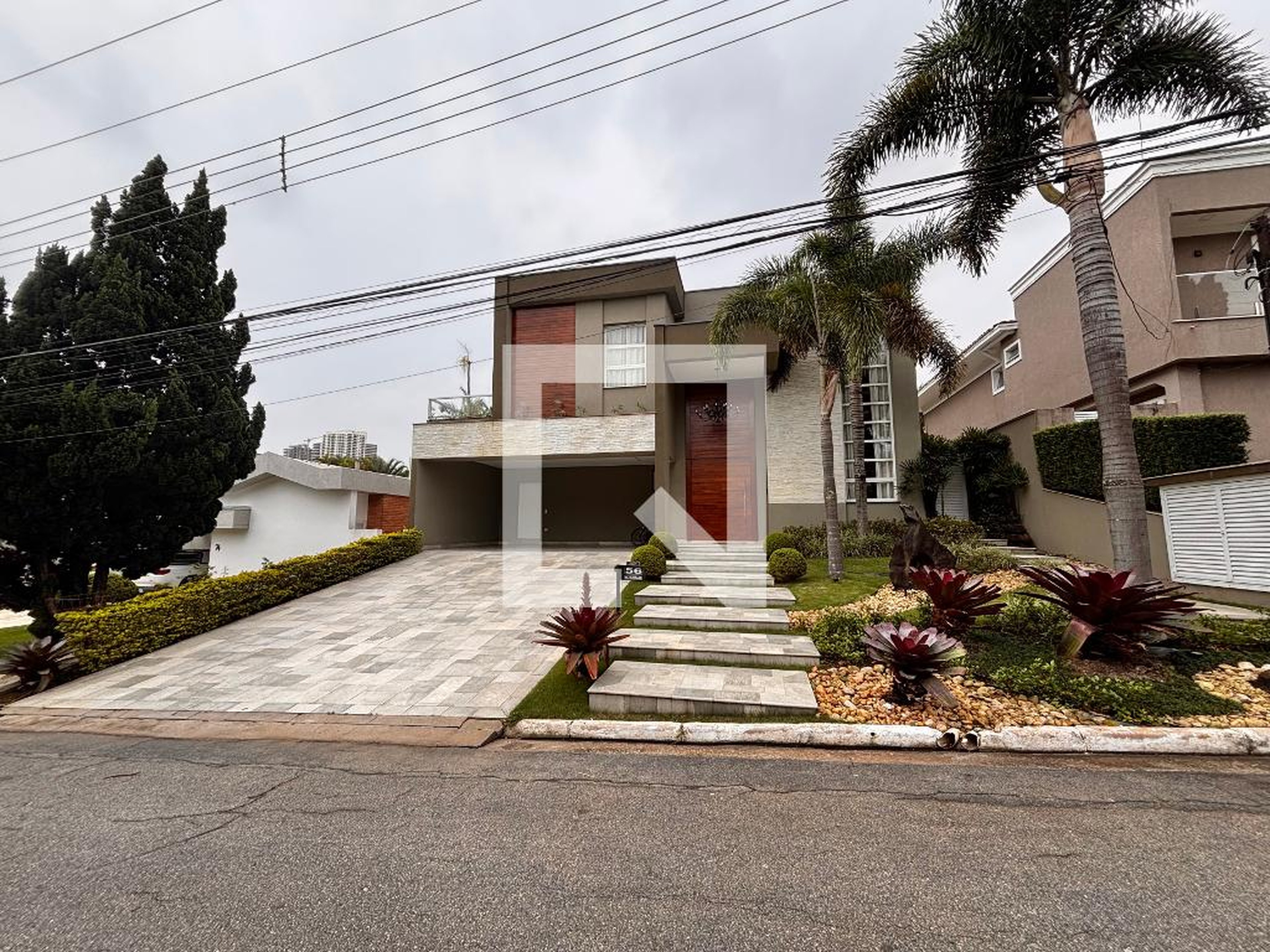 Fachada Condomínio em Alameda Suriname, 56