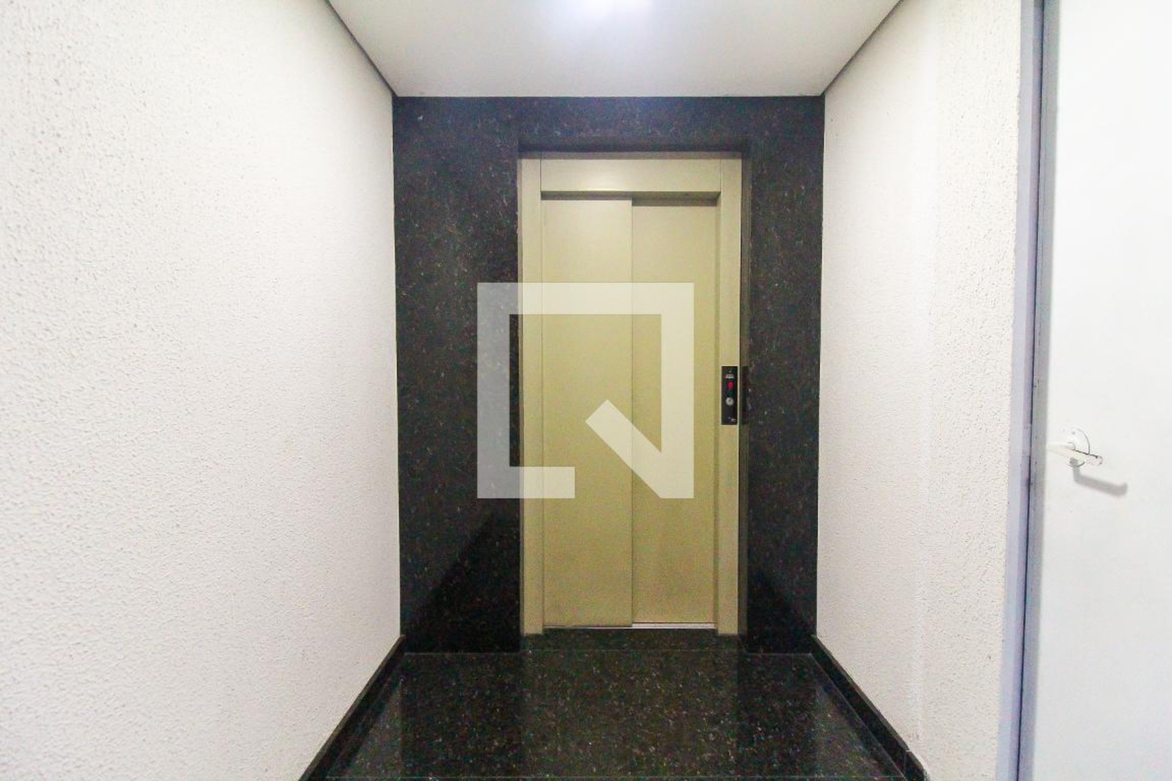Elevador Condomínio em Avenida Marcondes de Brito, 95
