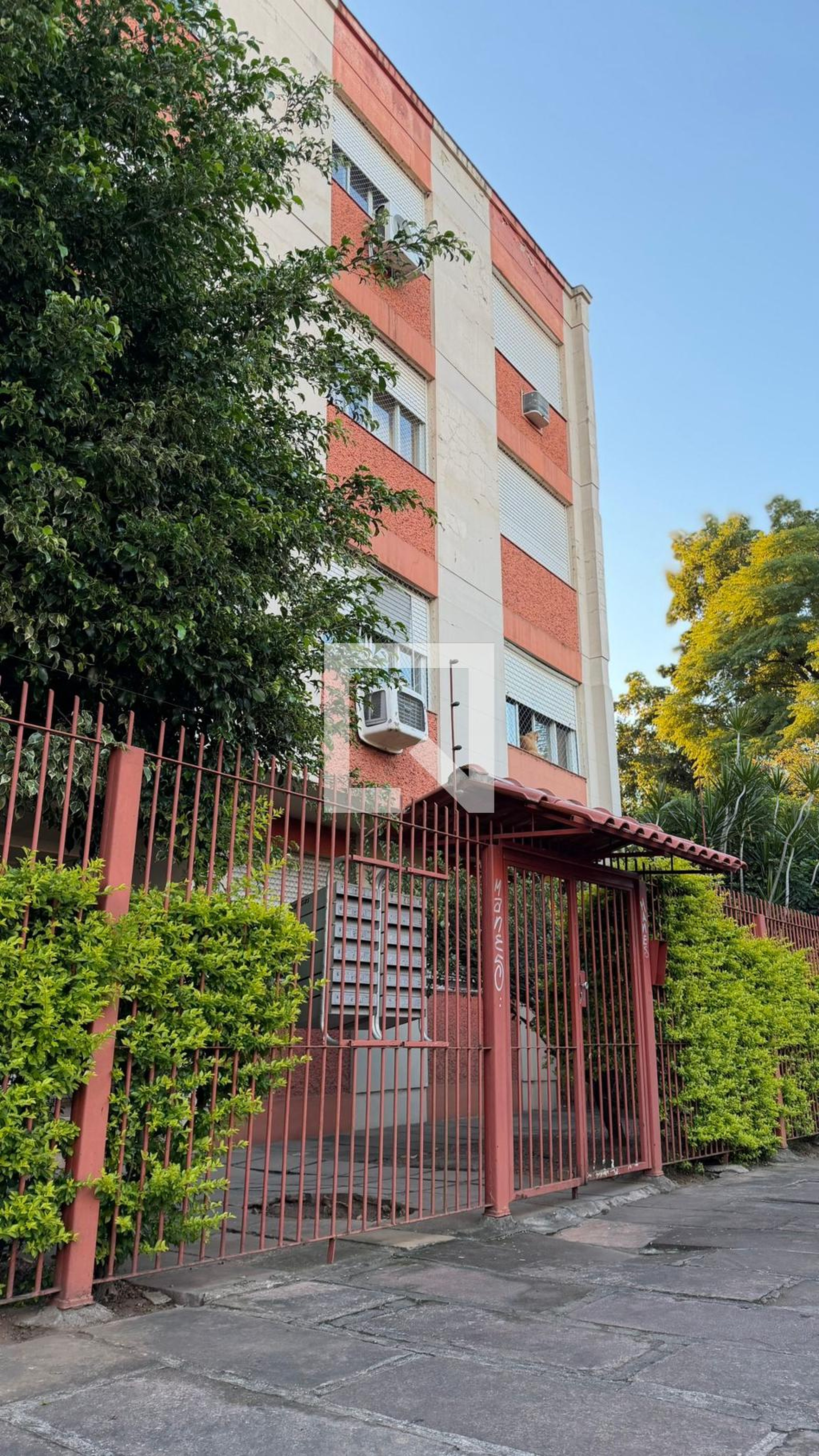 Fachada Condomínio em Rua São João, 1347