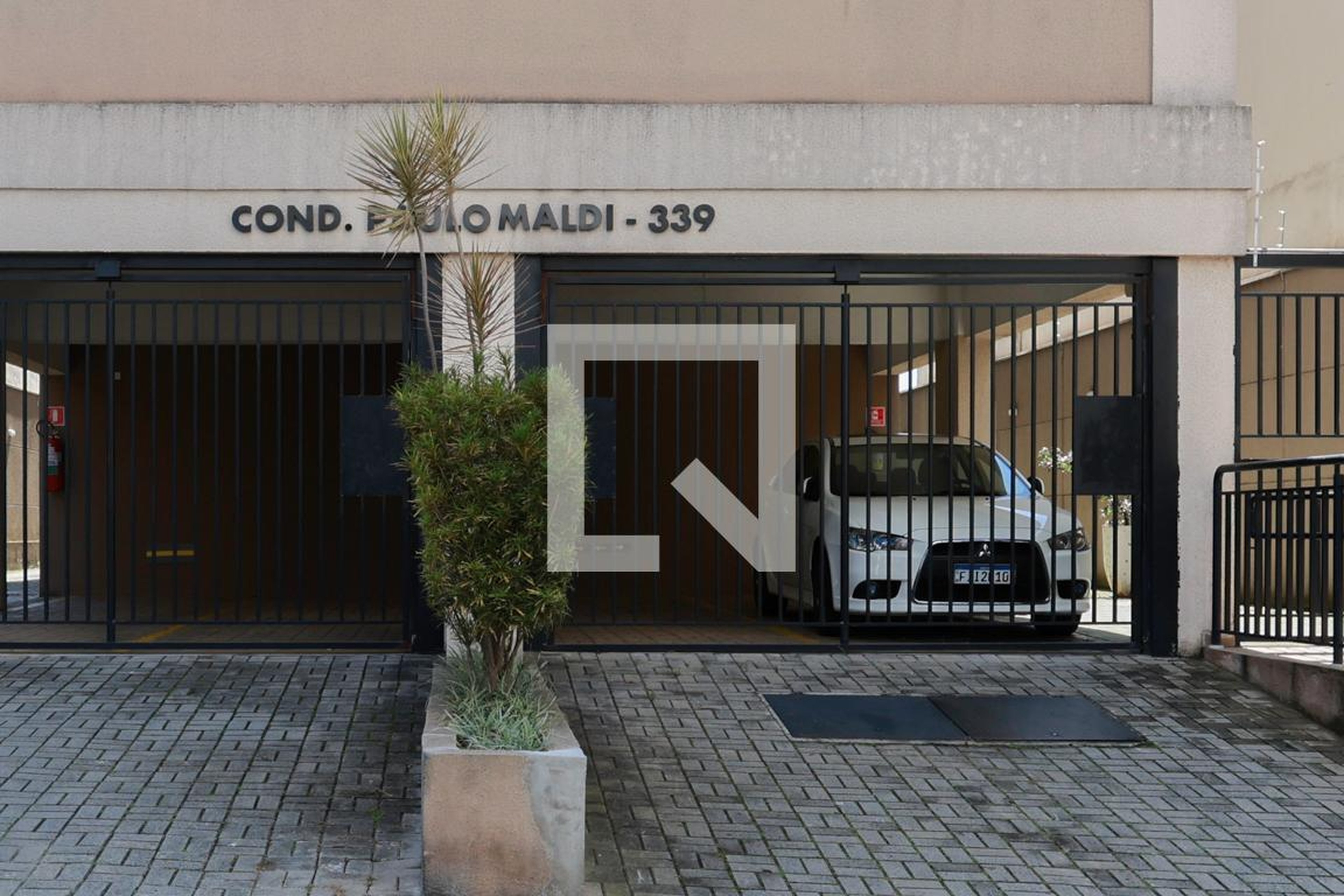 Fachada do condomínio Condomínio Paulo Maudi