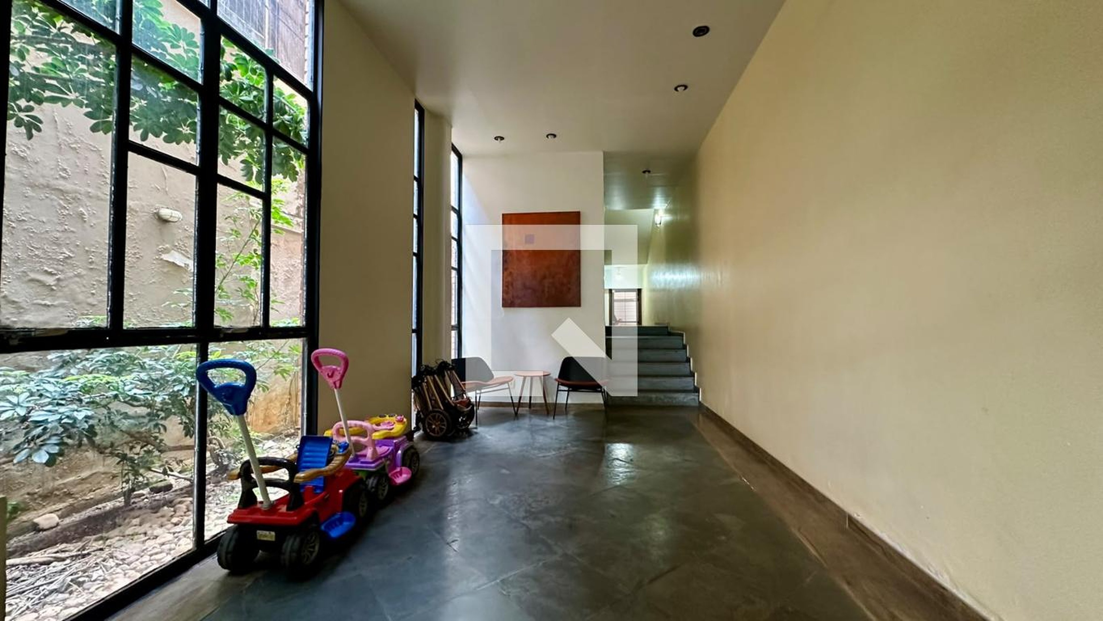 Hall de entrada Condomínio em Rua Odilon Braga, 496