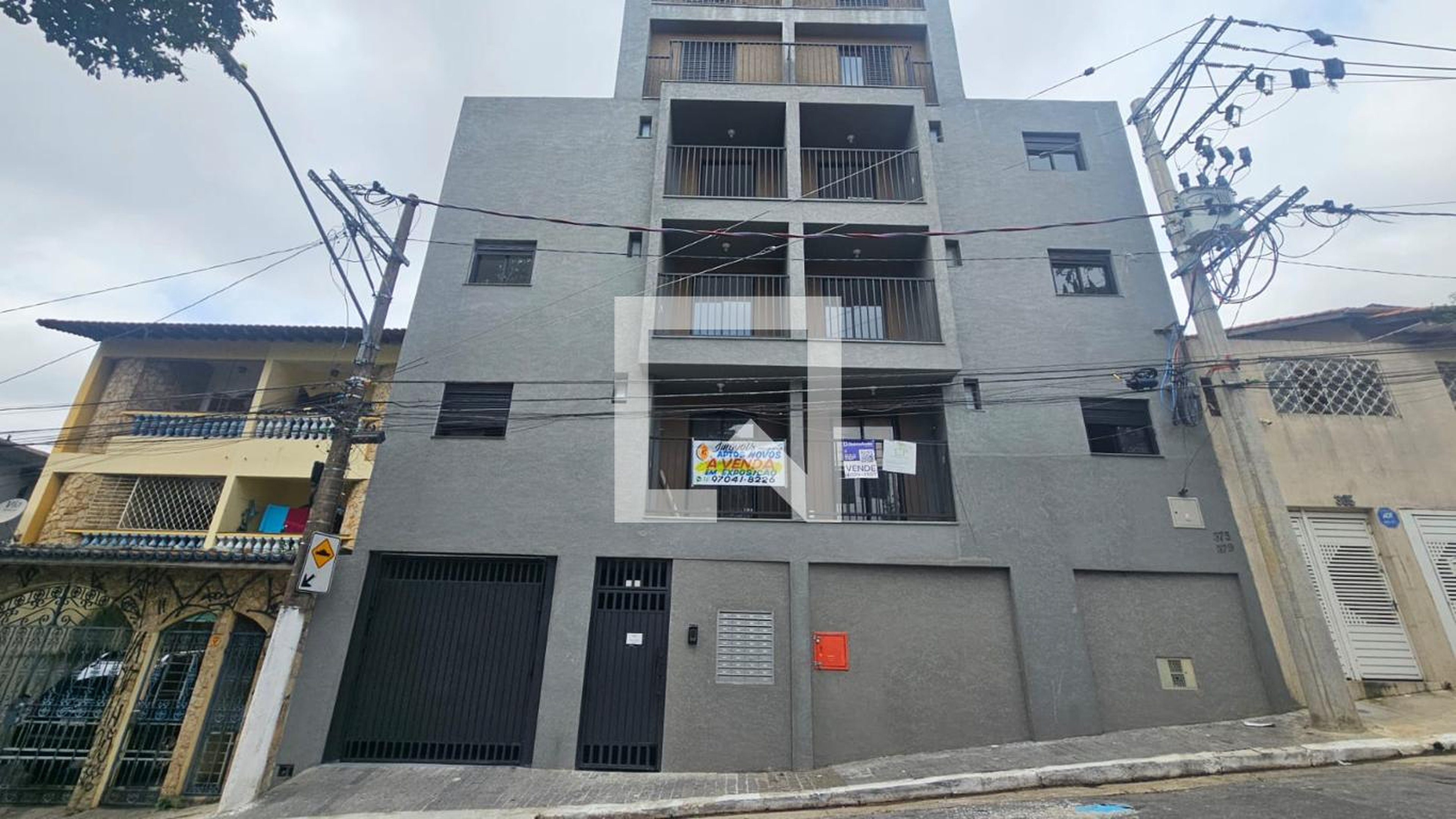 Fachada Condomínio em Rua Doutor Emanuel Dias, 395