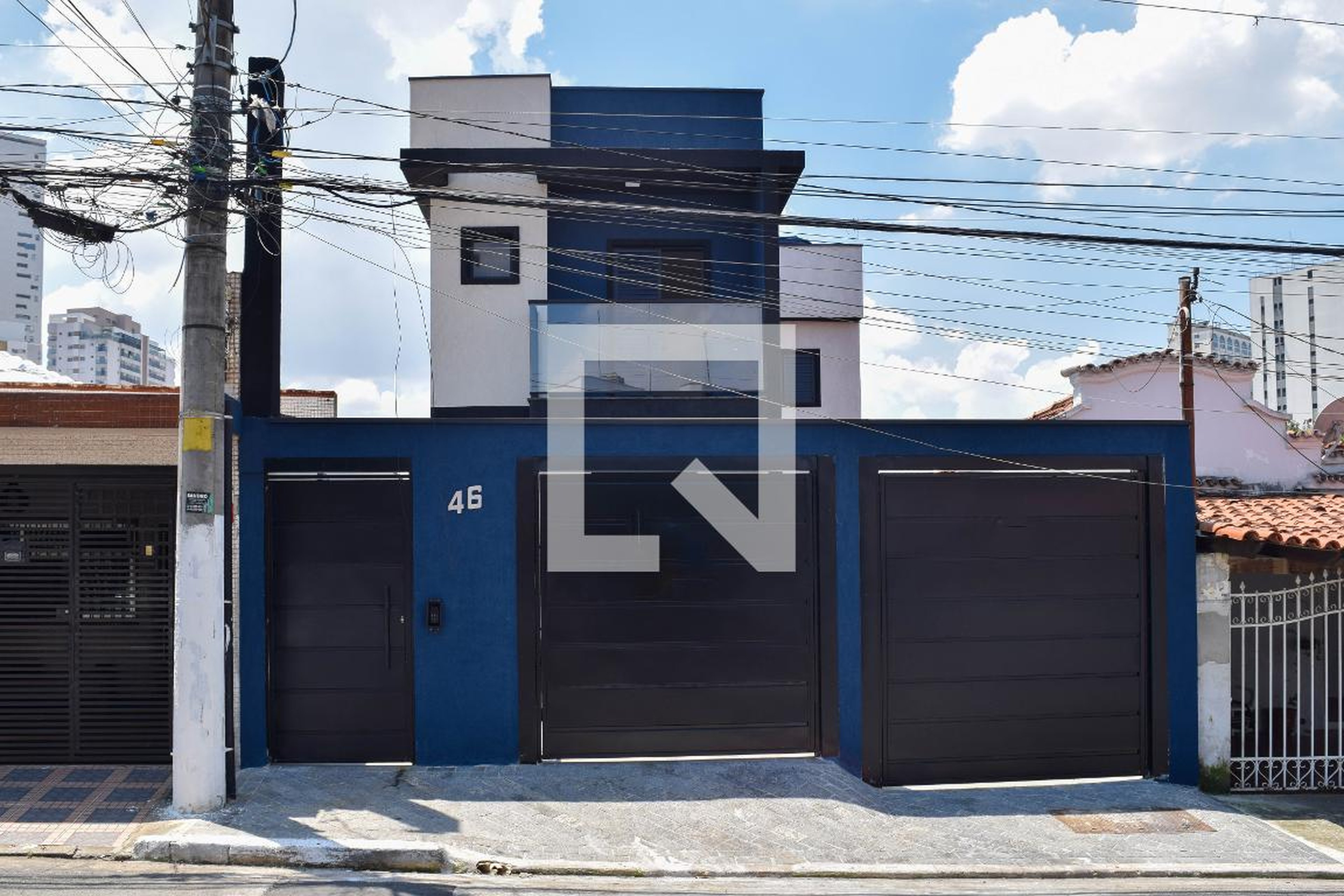 Fachada Condomínio em Rua Terra Roxa, 46