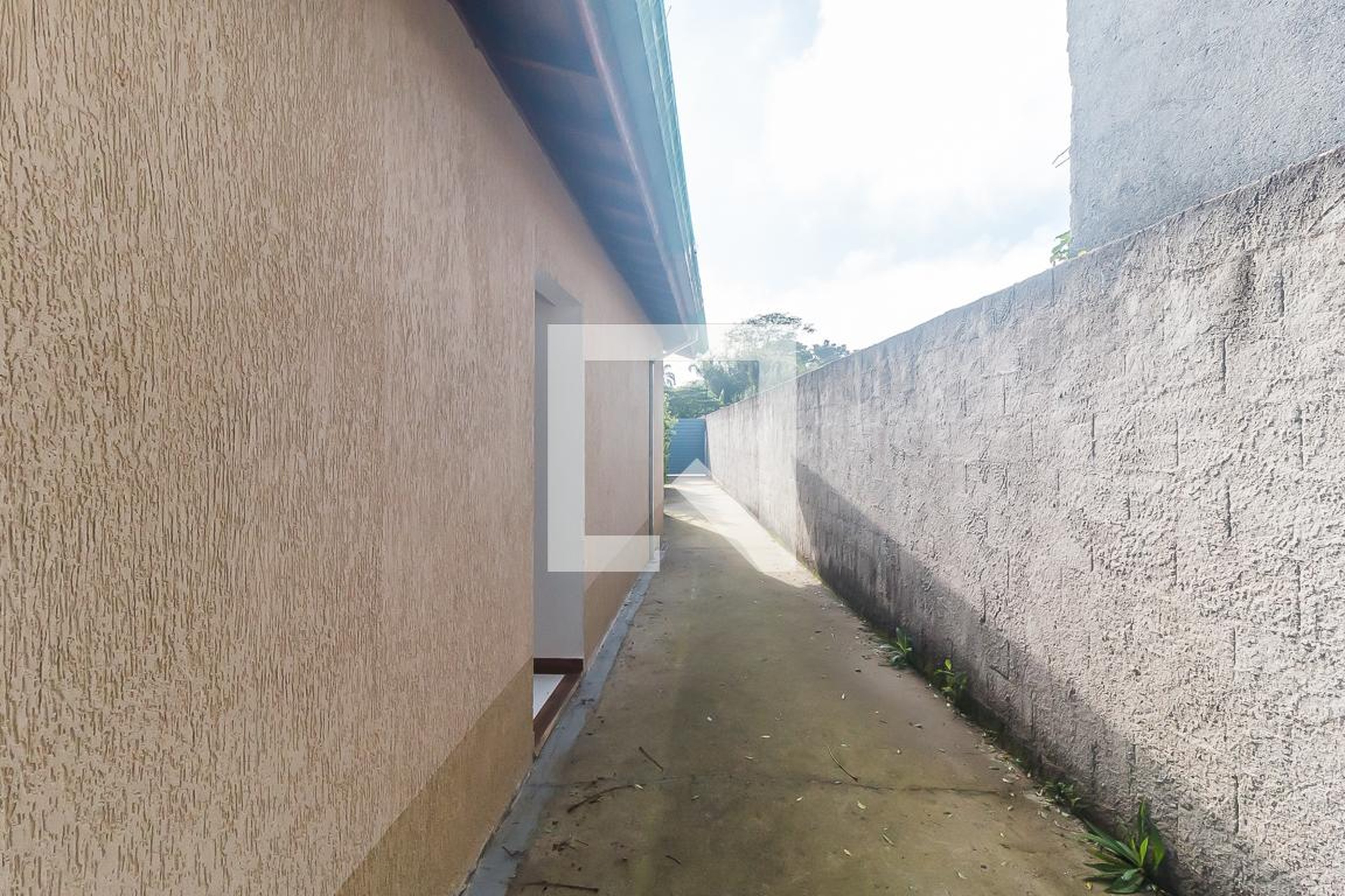 Entrada Condomínio em Rua Bom Jesus, 32