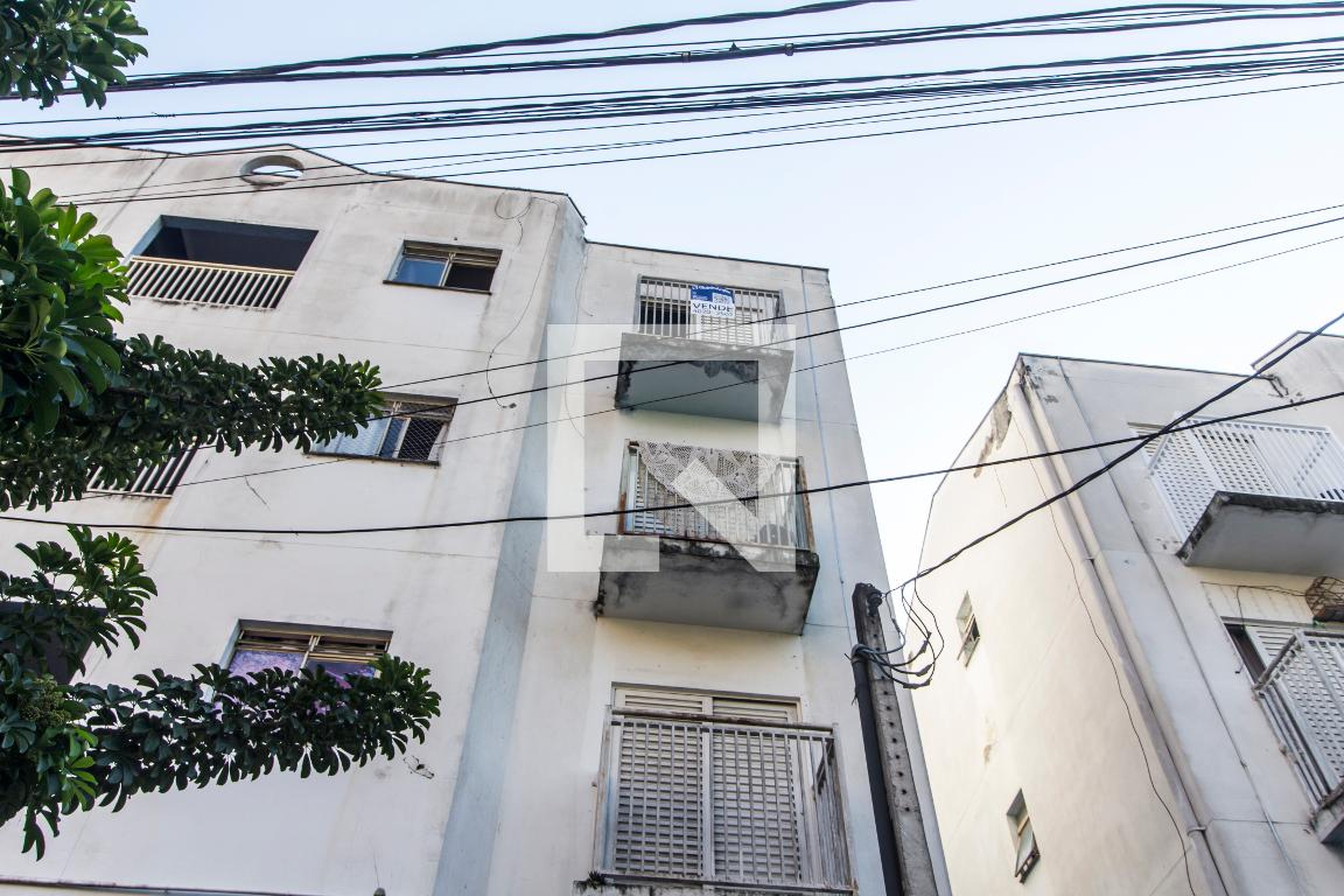 Fachada Condomínio em Rua Emilia, 163