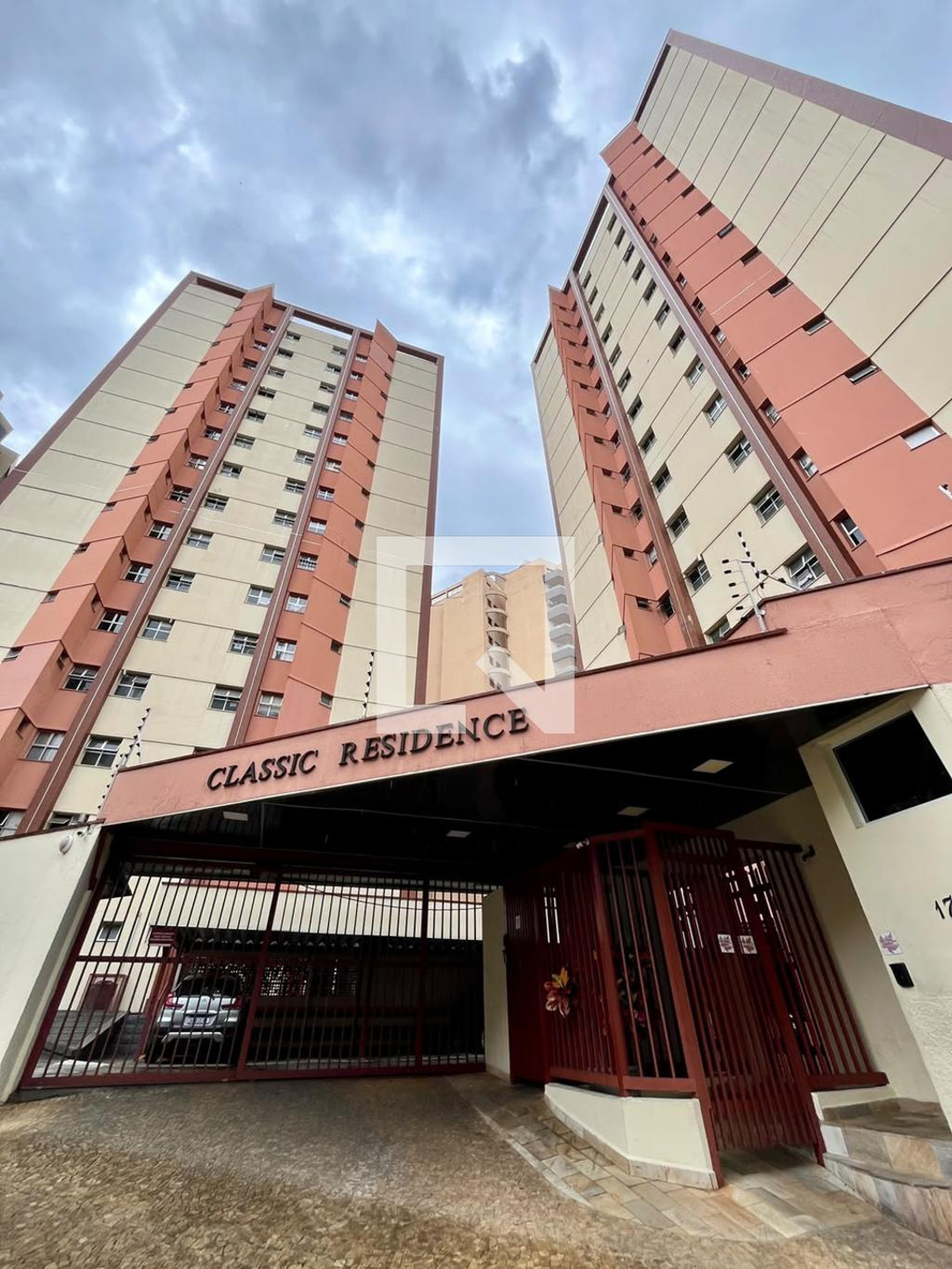 Fachada do Prédio Condomínio Classic Residence