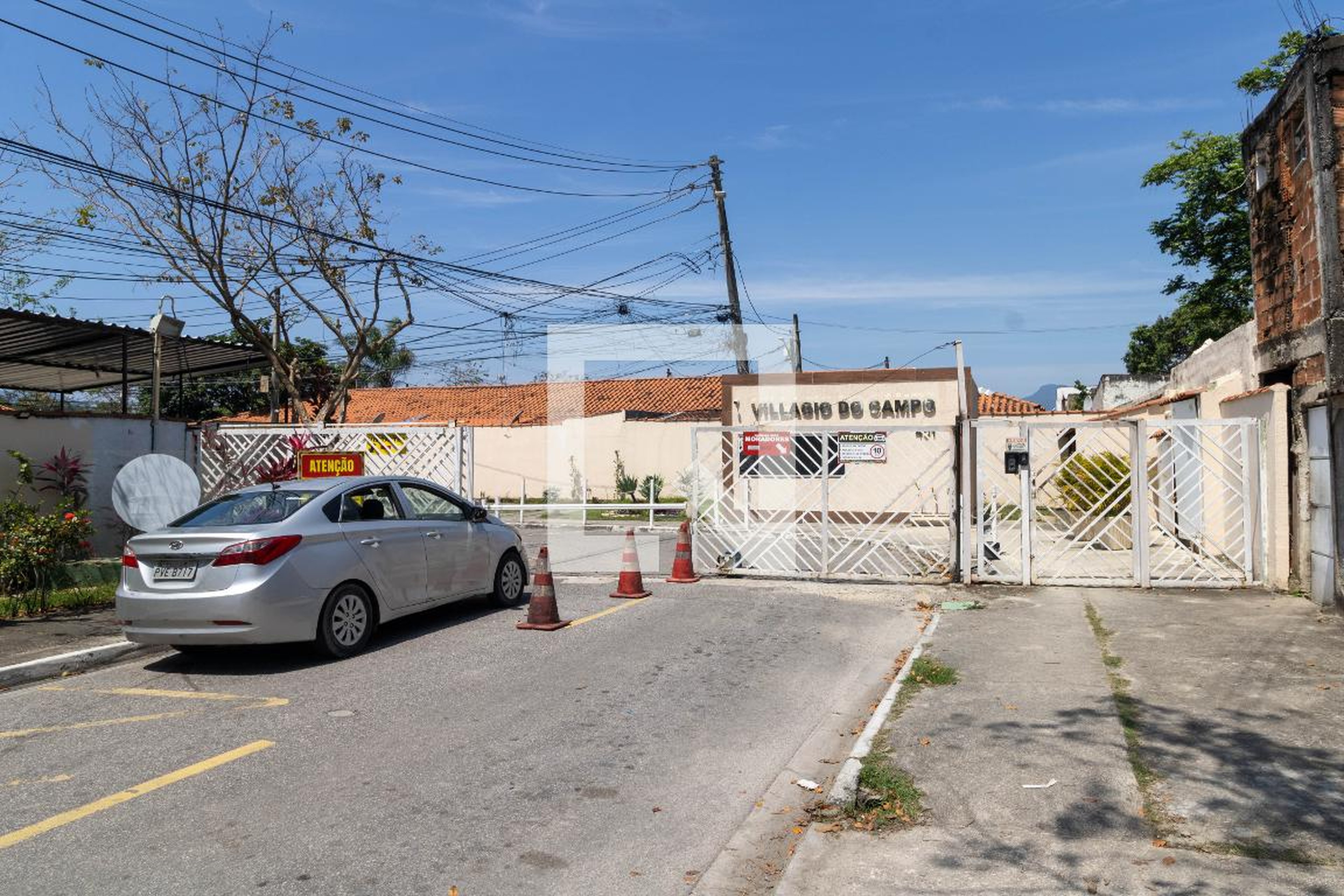 Fachada do condomínio Condomínio em Rua Itaúnas, 401