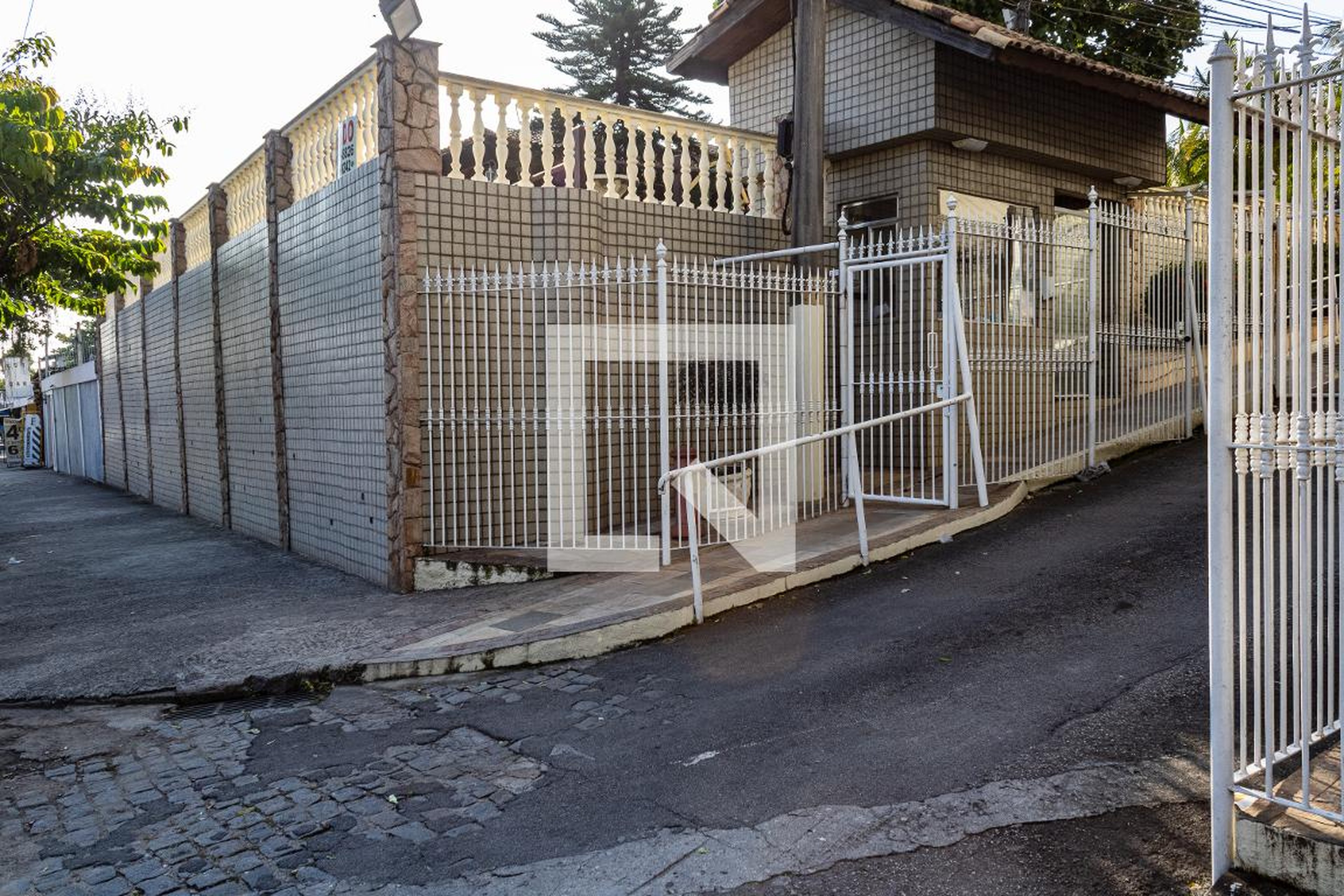 Fachada do condomínio Condomínio Alfredo de Morais  Cam