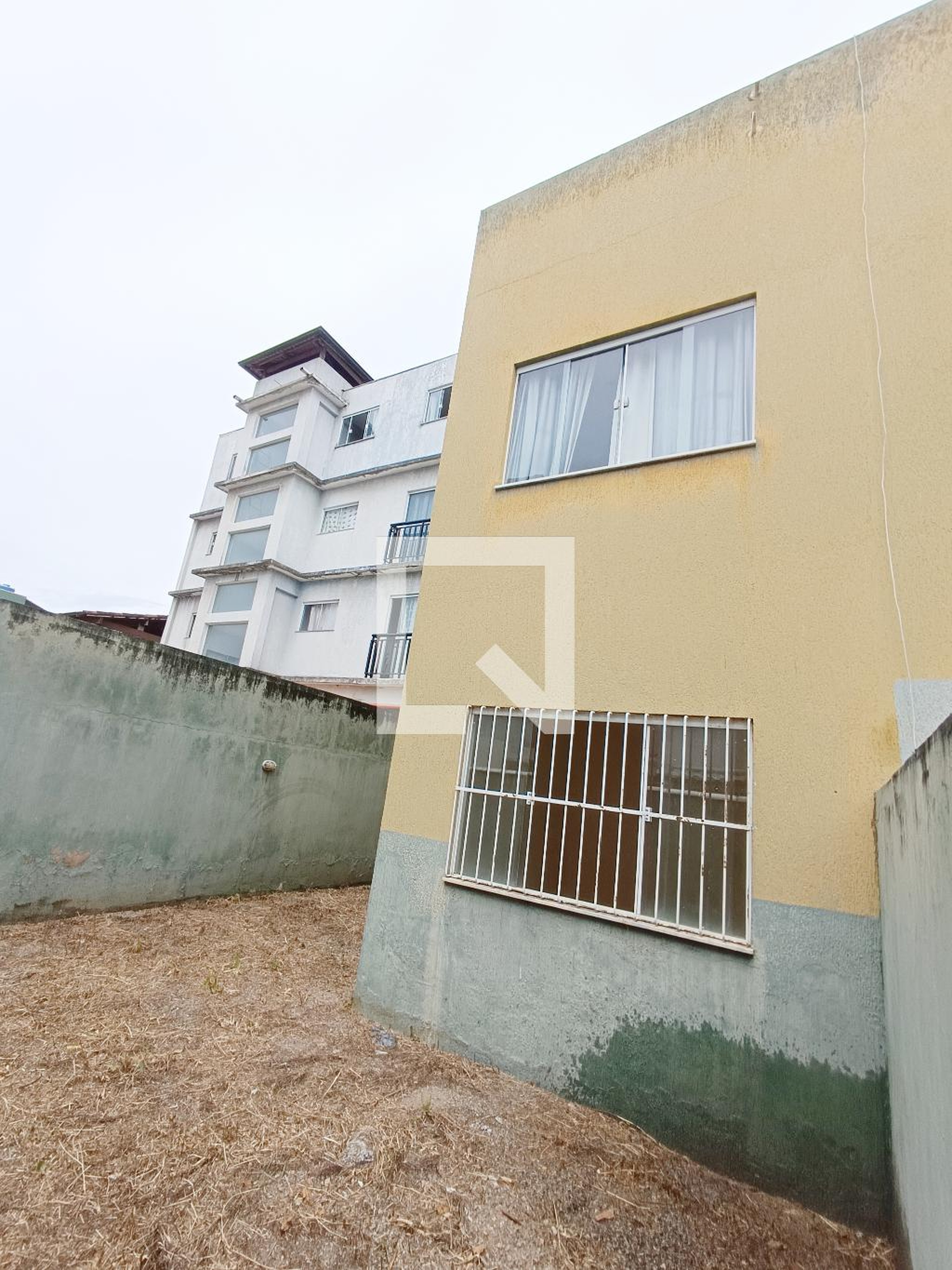 FACHADA Condomínio em Rua José Davi, 222