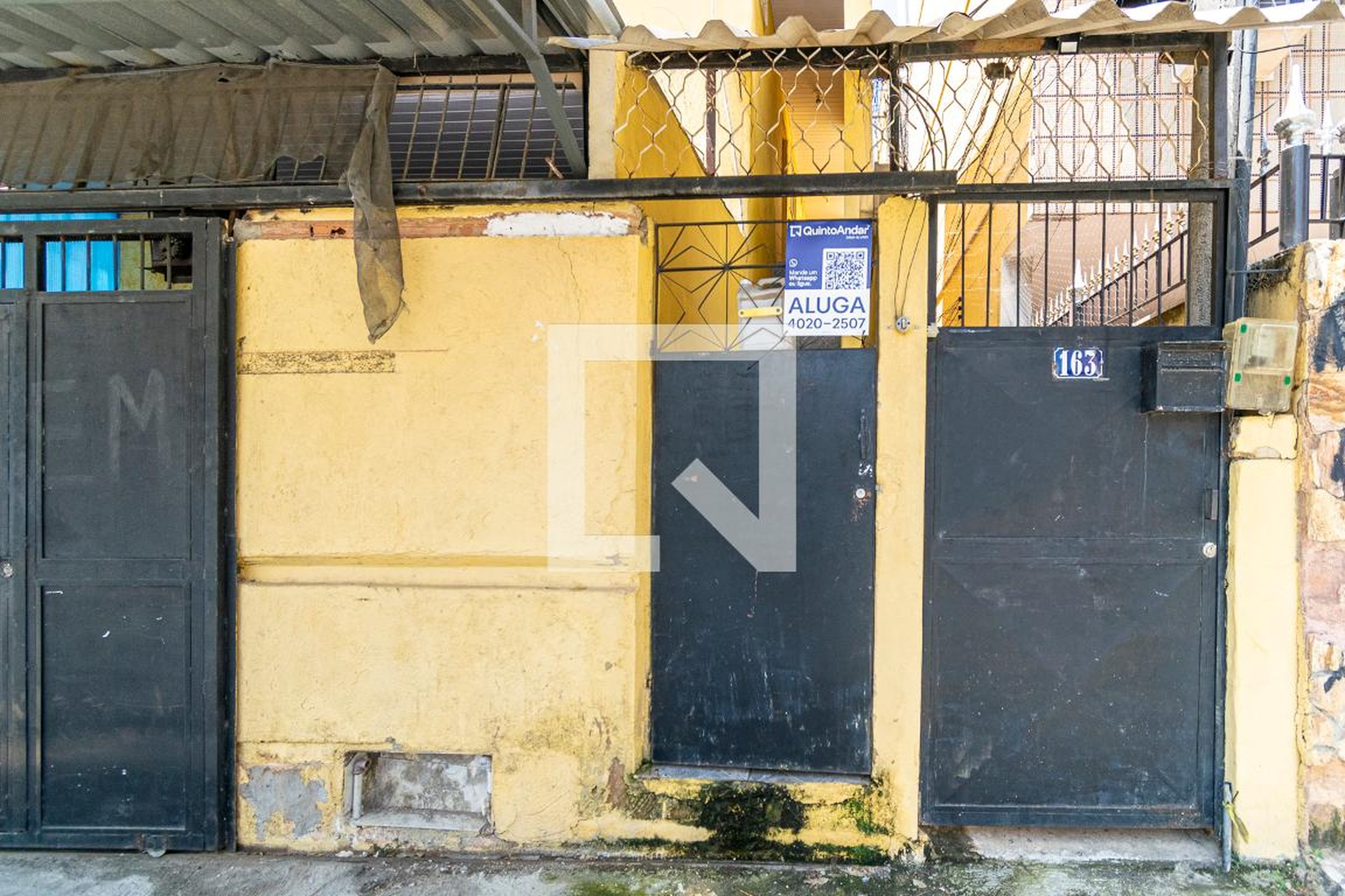 Fachada Condomínio em Rua Maria do Carmo, 163