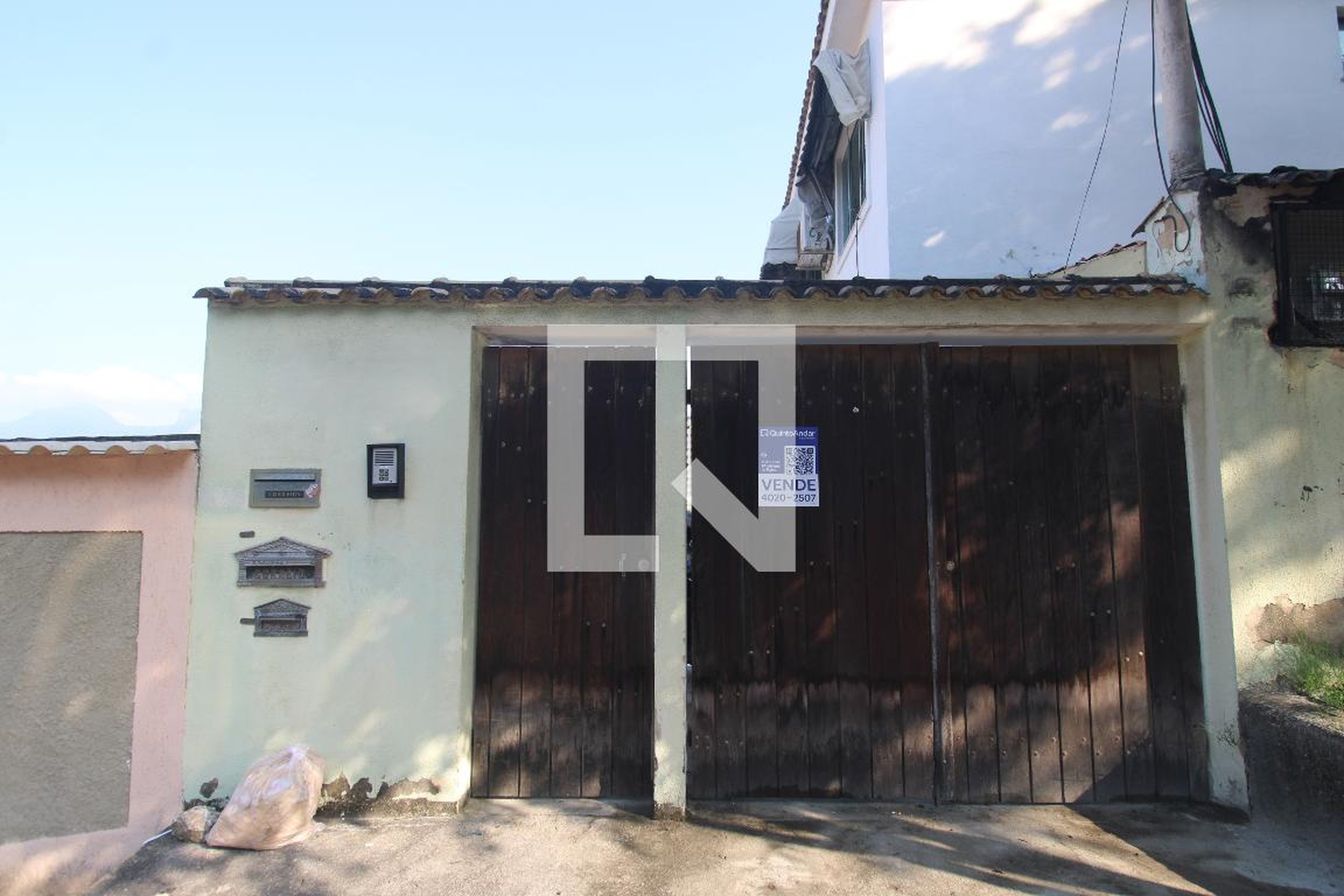 Fachada Condomínio em Rua Belo Vale, 183