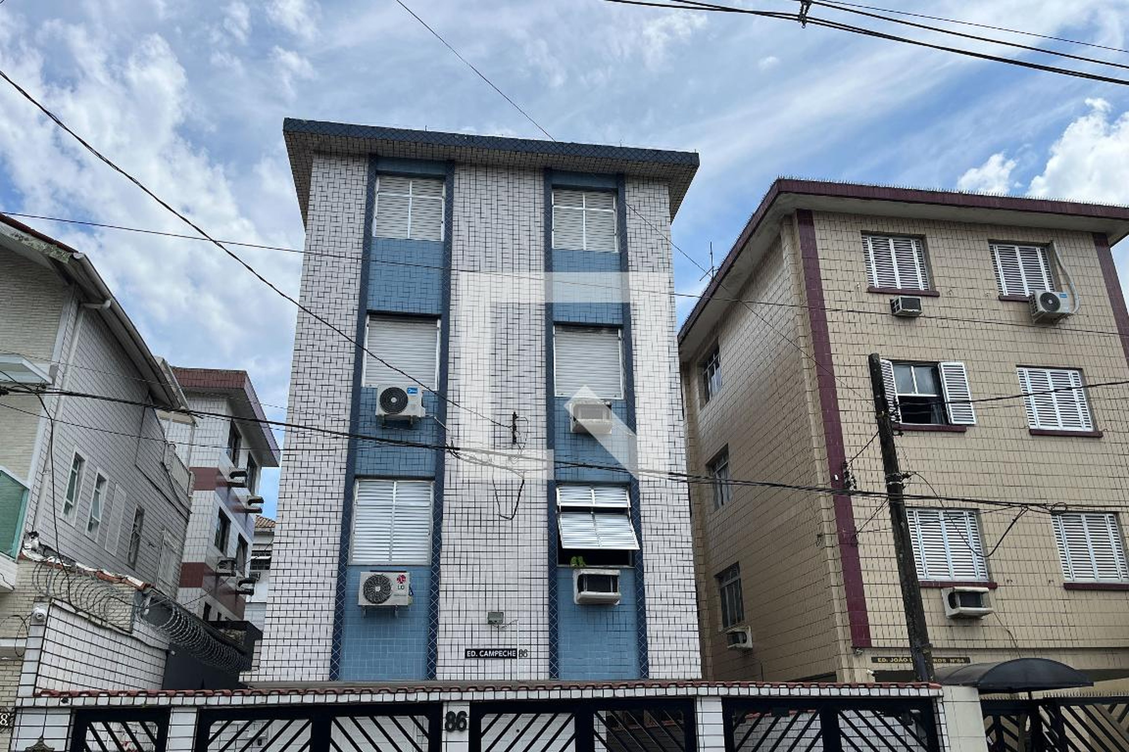 Fachada Condomínio em Rua João de Barros, 86