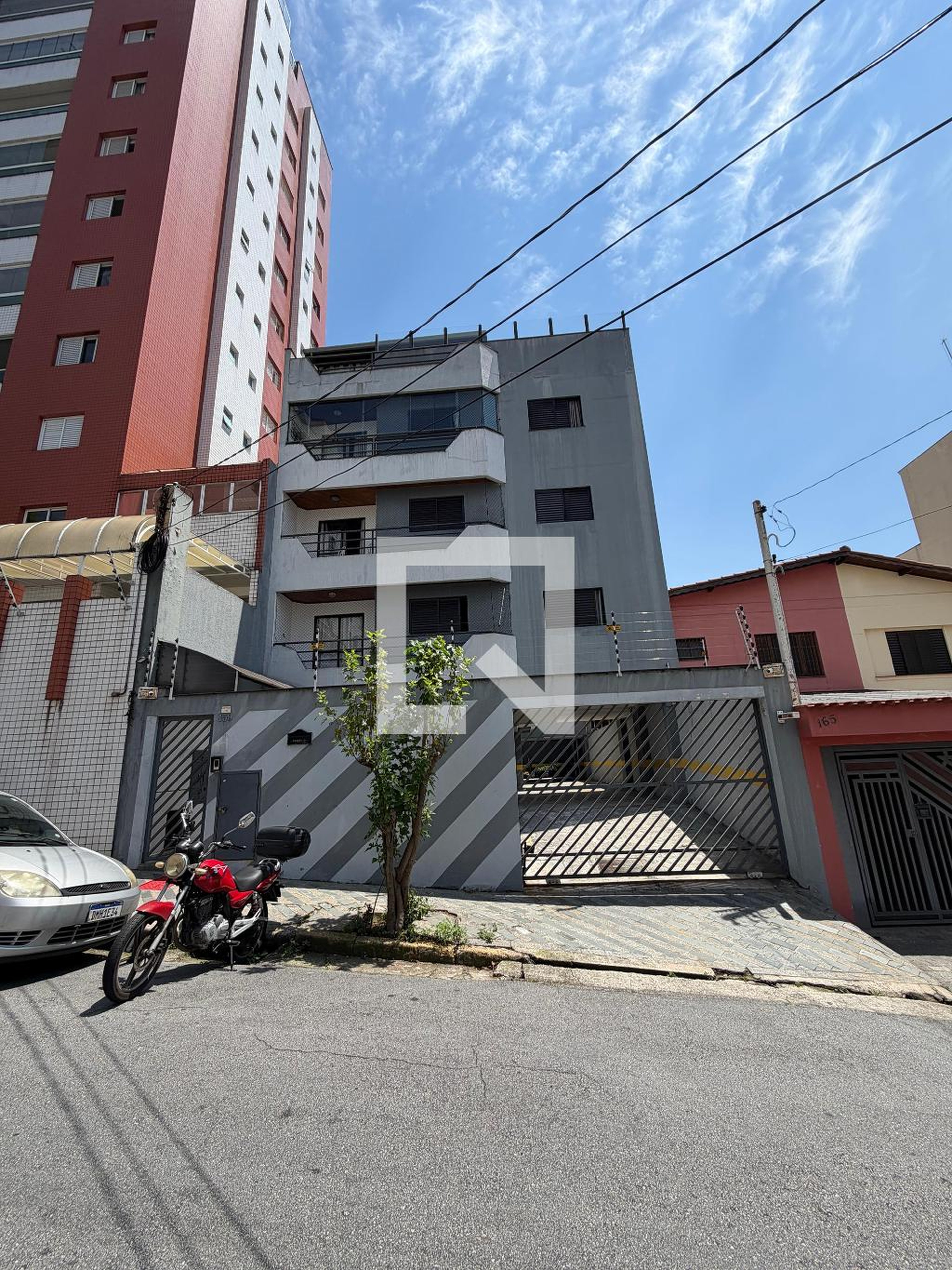 Fachada Condomínio em Rua Congonhas, 159