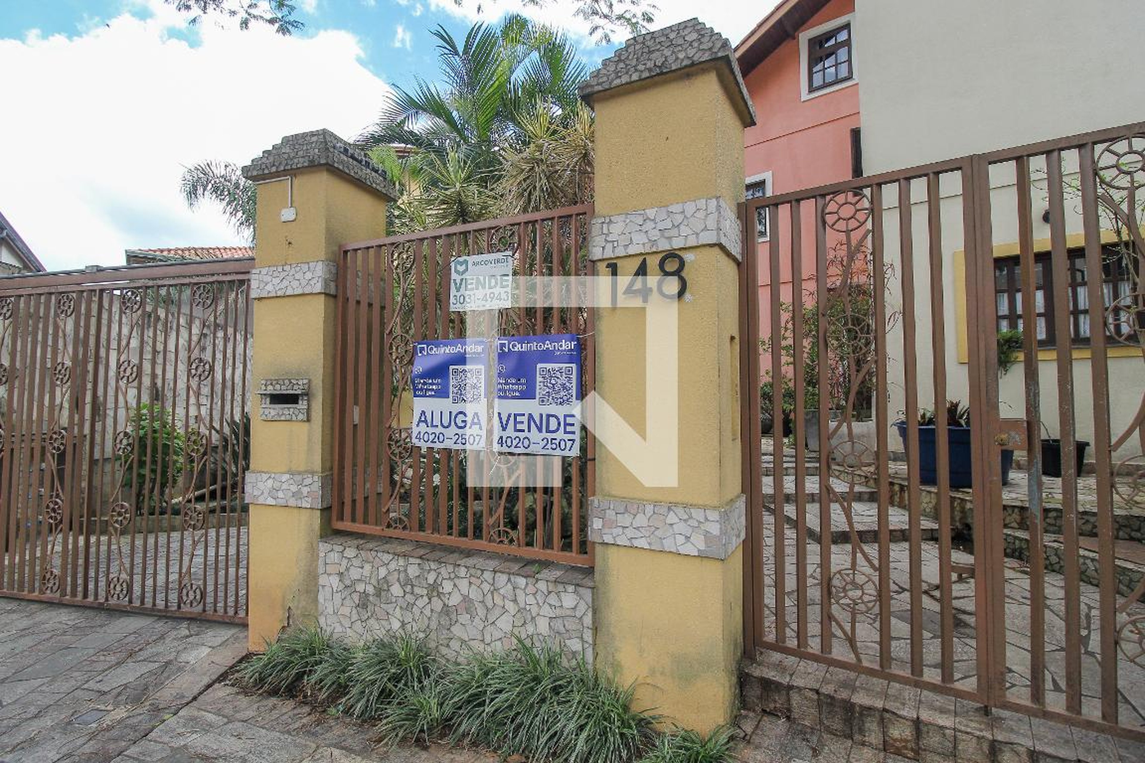 Fachada Condomínio em Rua Tomás Gonçalves, 148