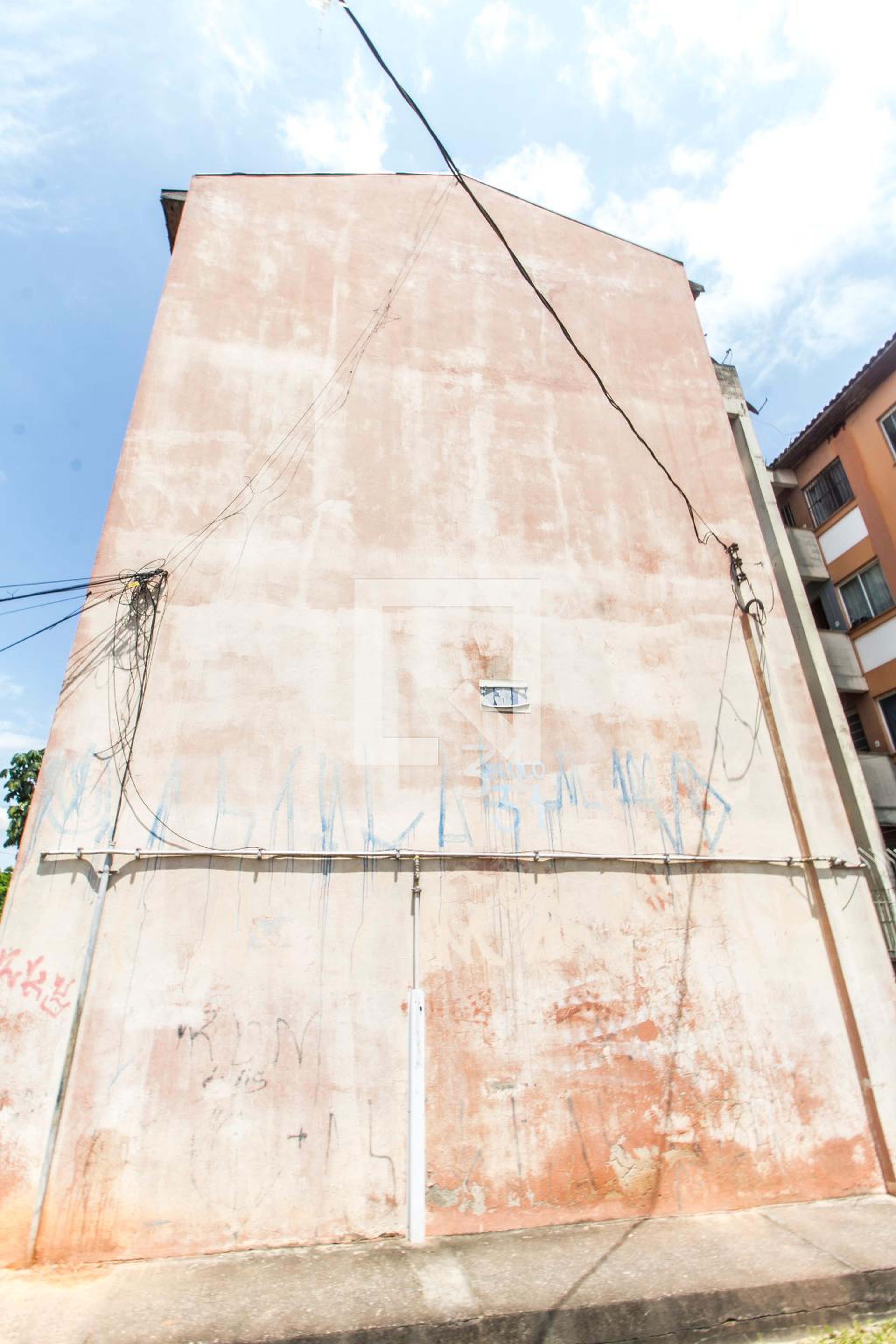 Fachada Condomínio em Avenida Marginal Esquerda, 31