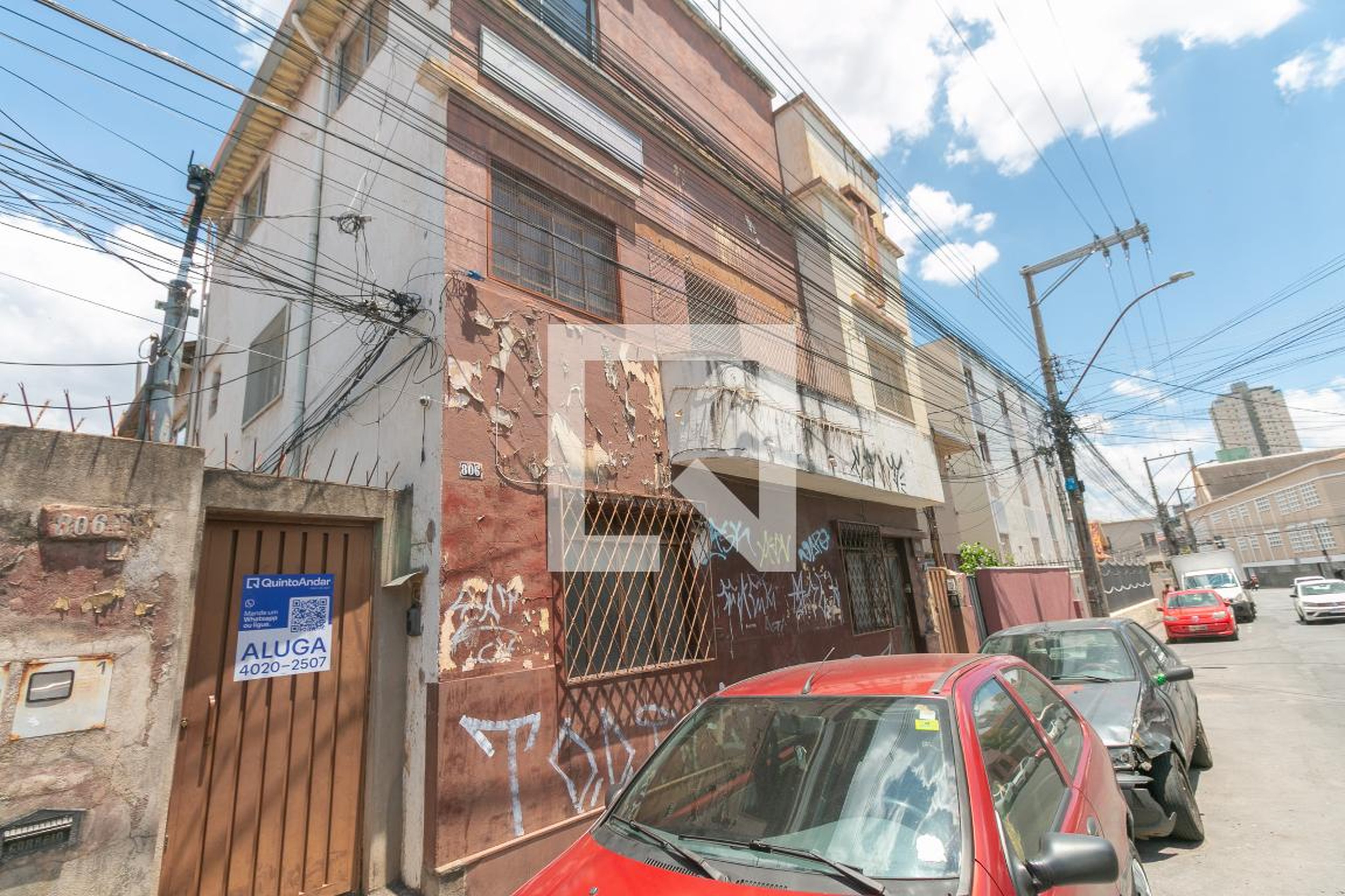Fachada Condomínio em Rua Pouso Alegre, 806