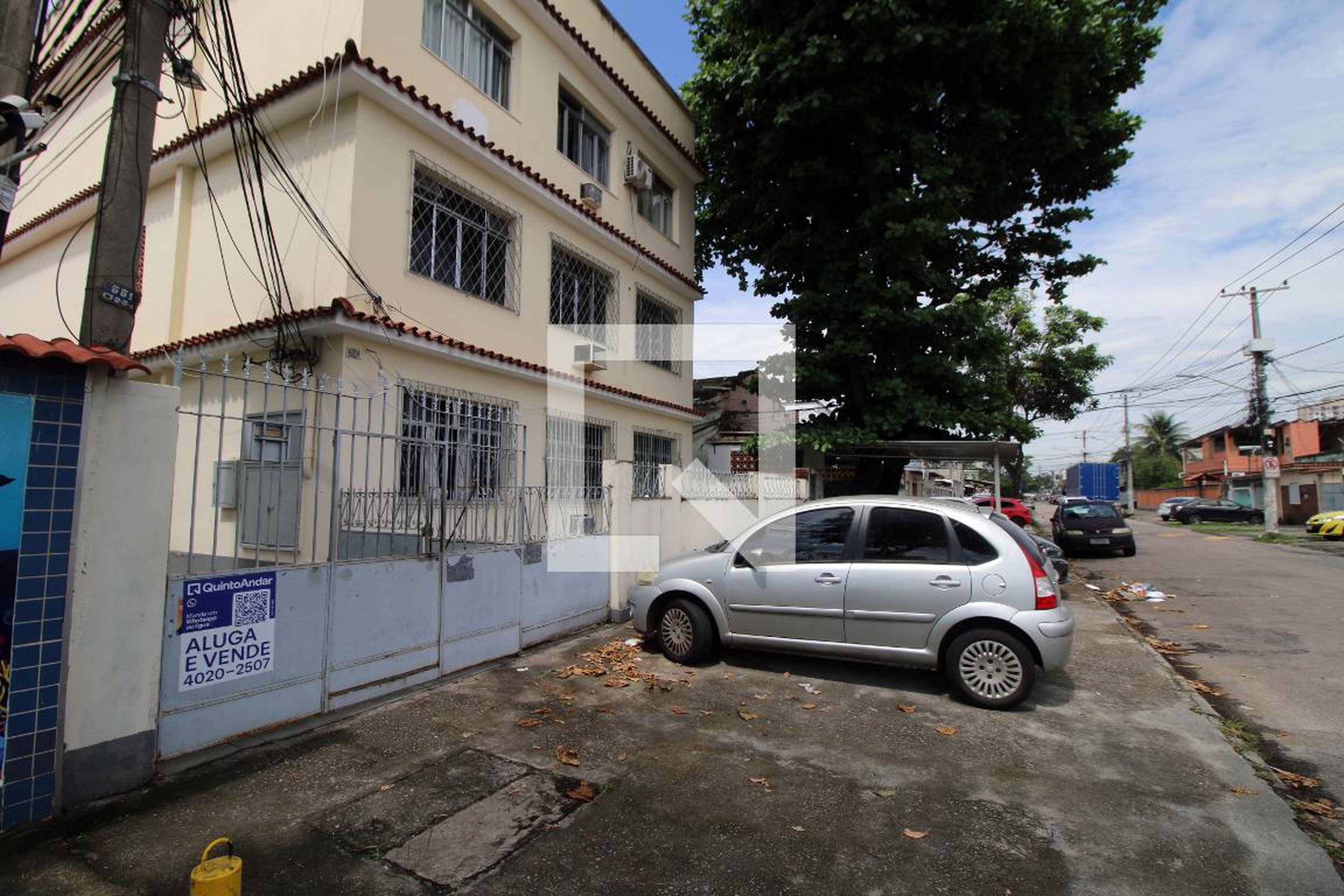 Fachada Condomínio em Rua Capitão Cruz, 555
