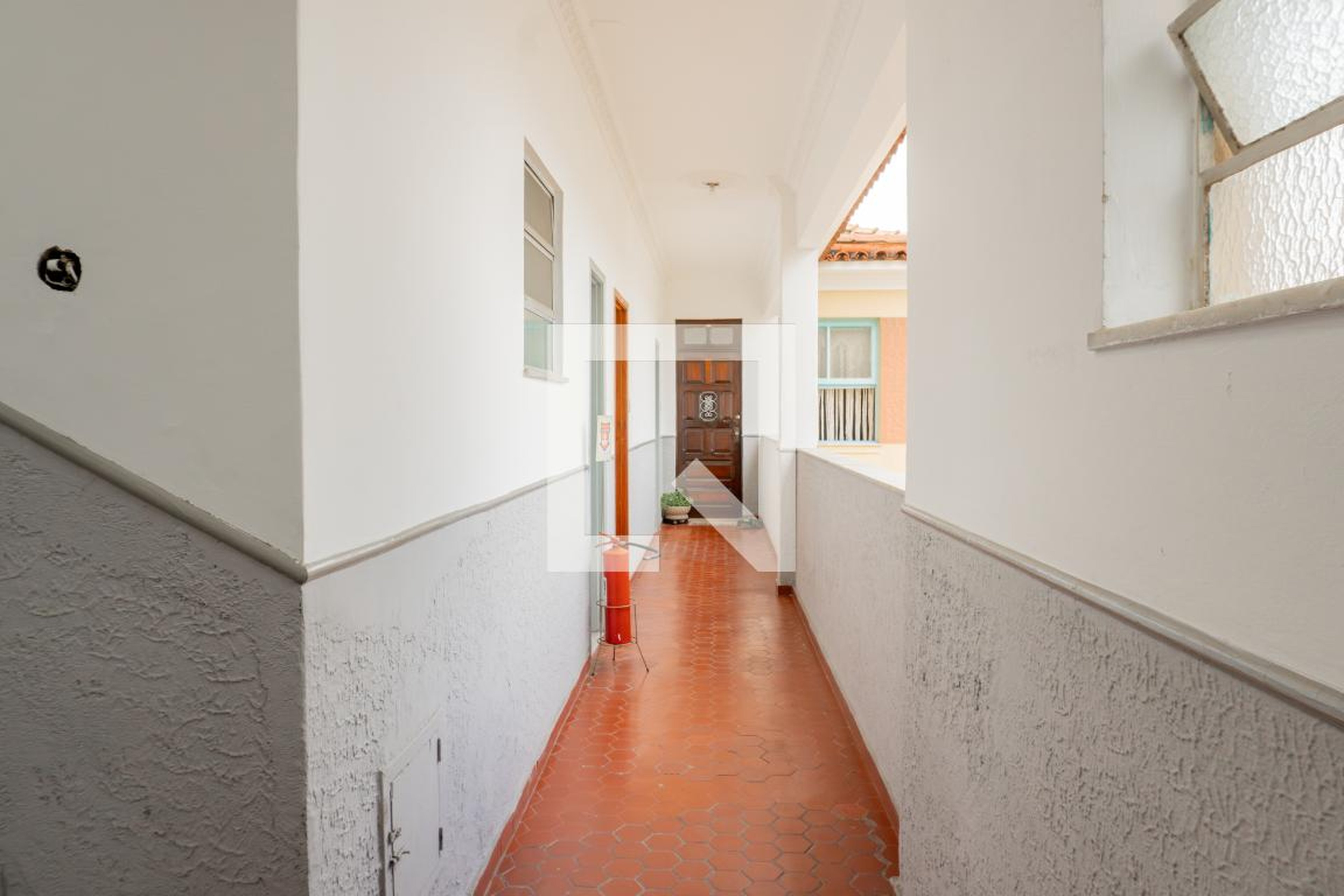 Hall - null
