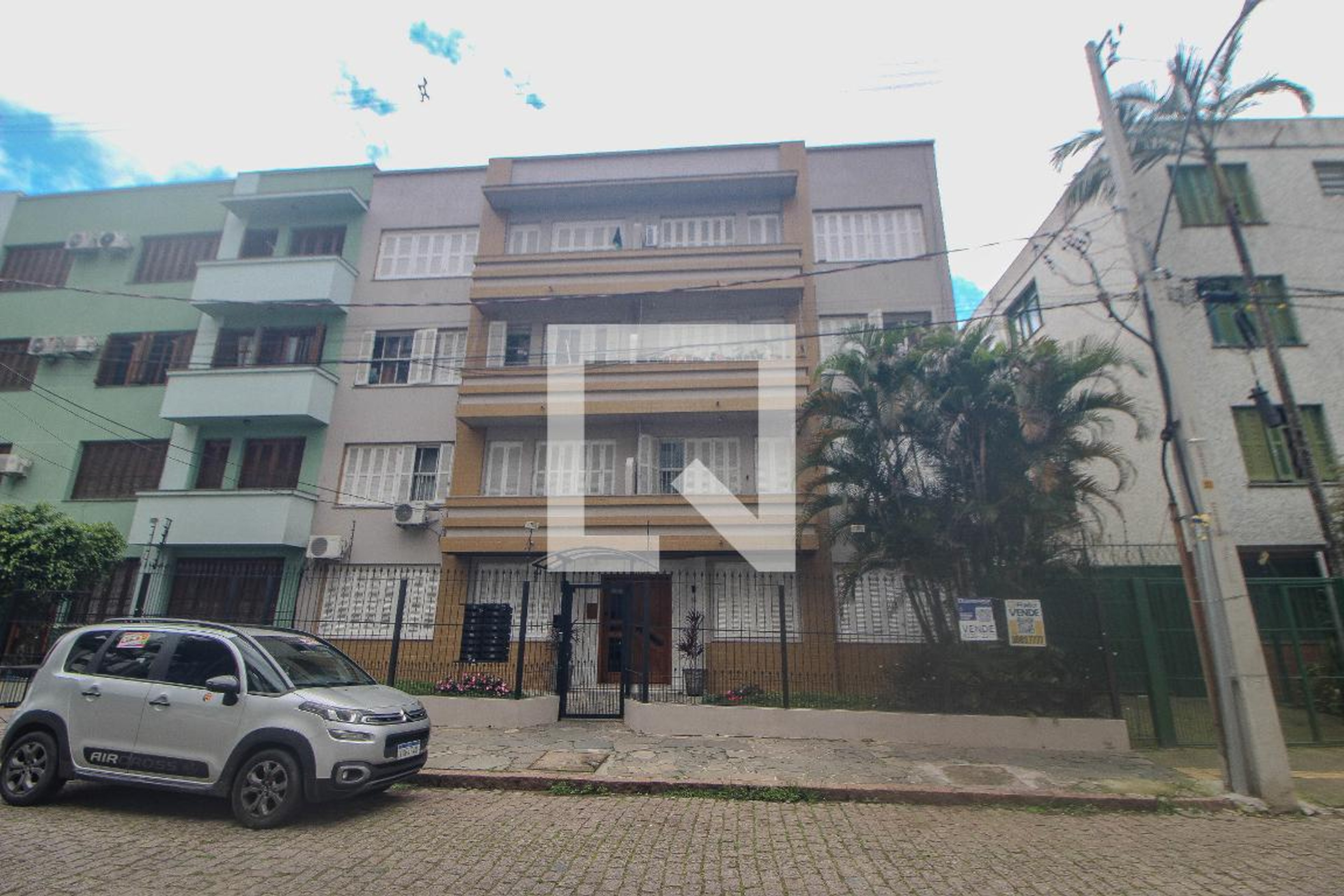 Fachada Condomínio em Rua Engenheiro Vespúcio de Abreu, 76