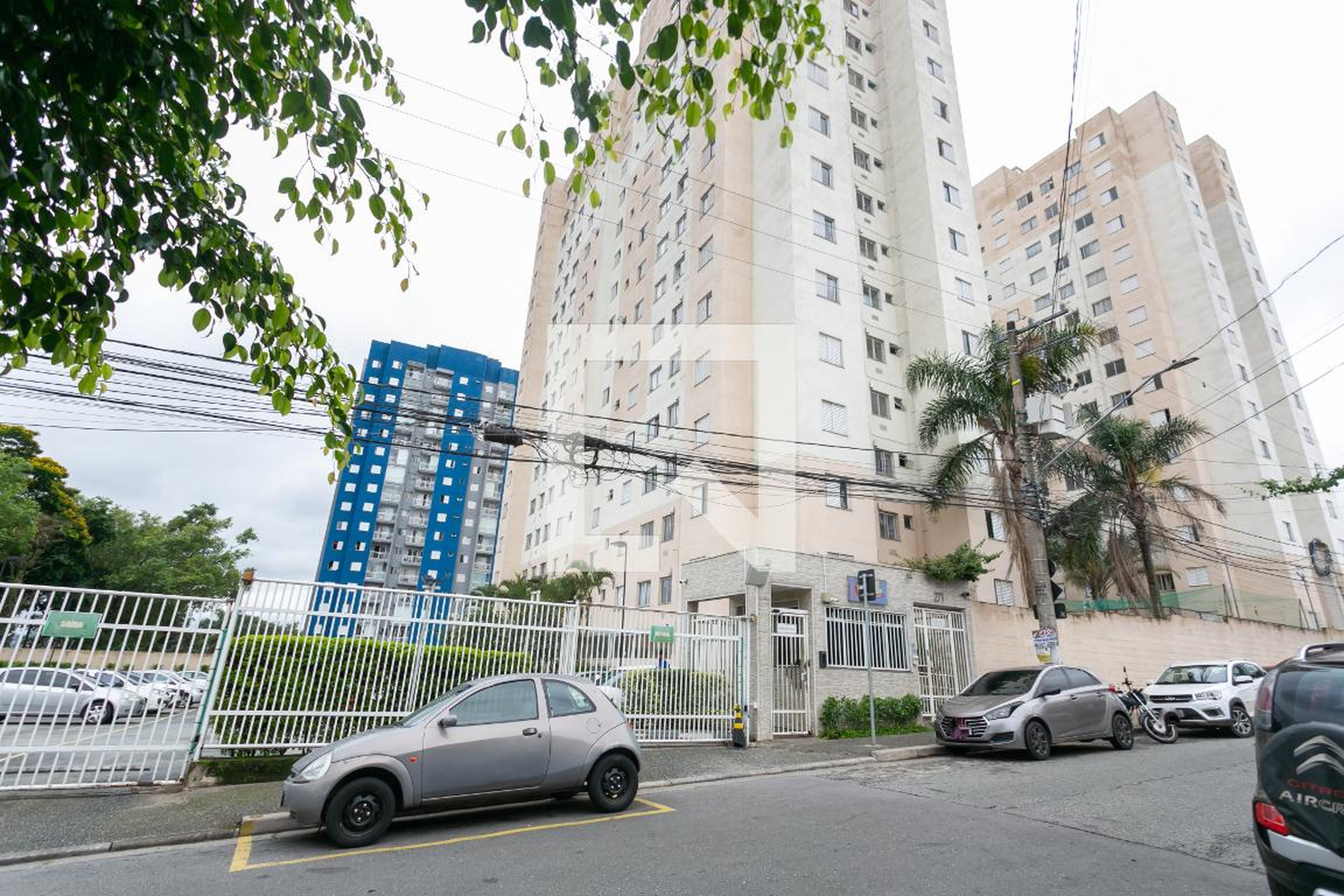Fachada do Condomínio Condomínio Dez Vila Curuça