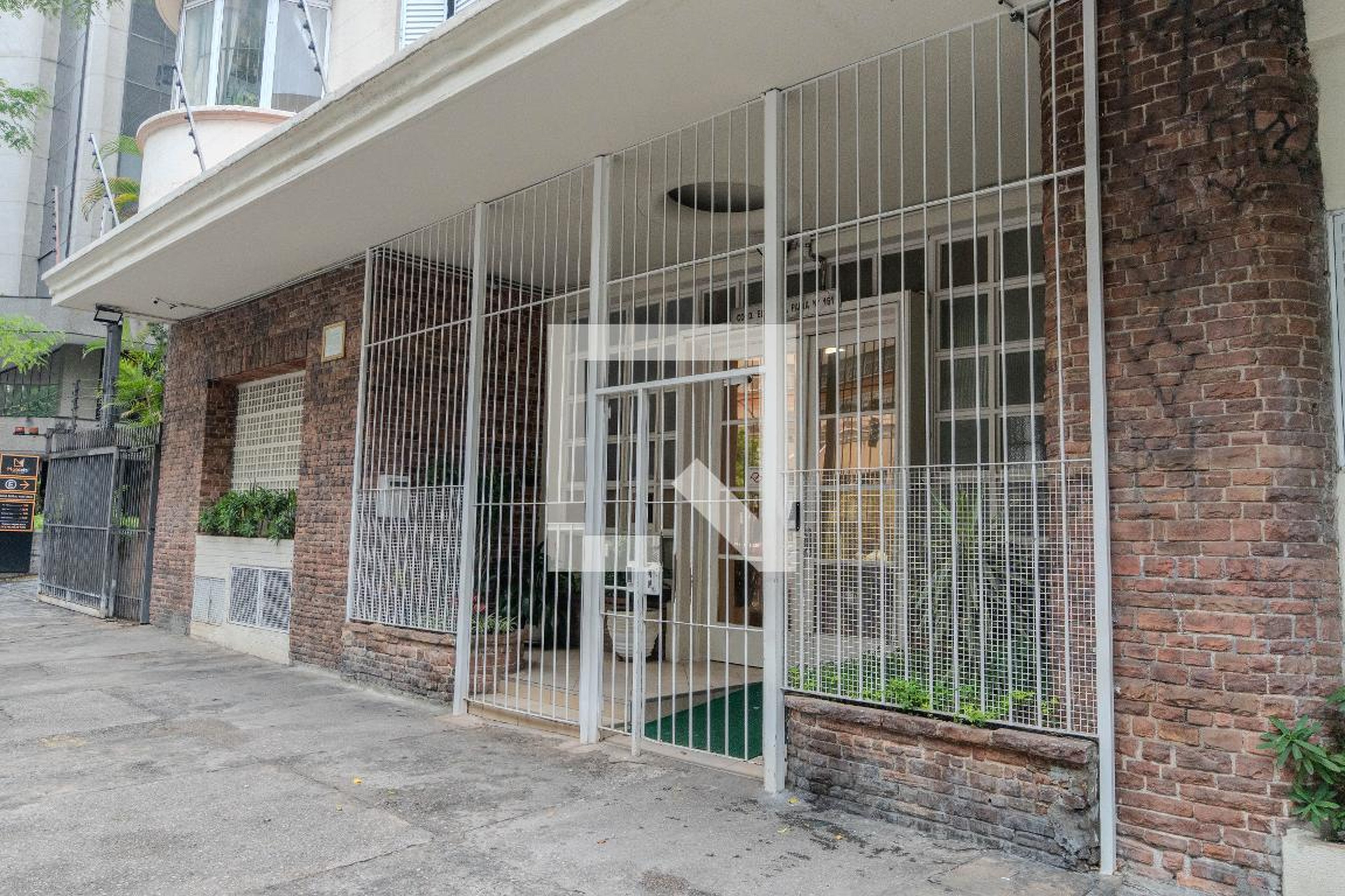 Fachada Condomínio em Rua Maria Paula, 162