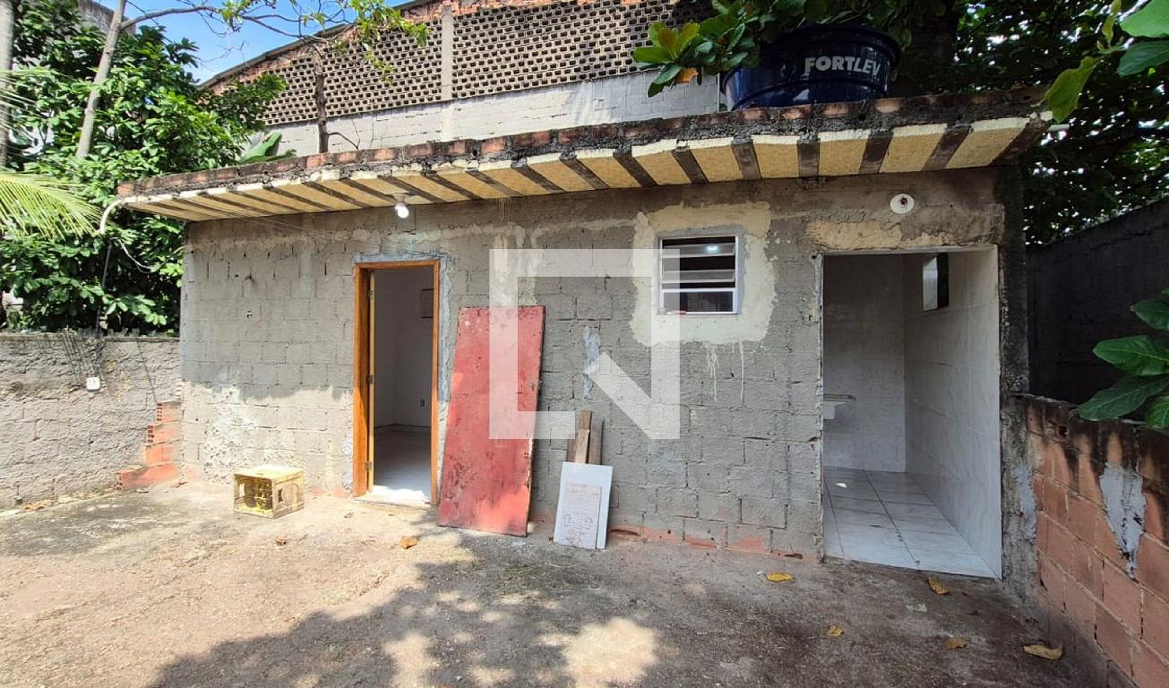 Fachada Condomínio em Rua Furquim Mendes, 477
