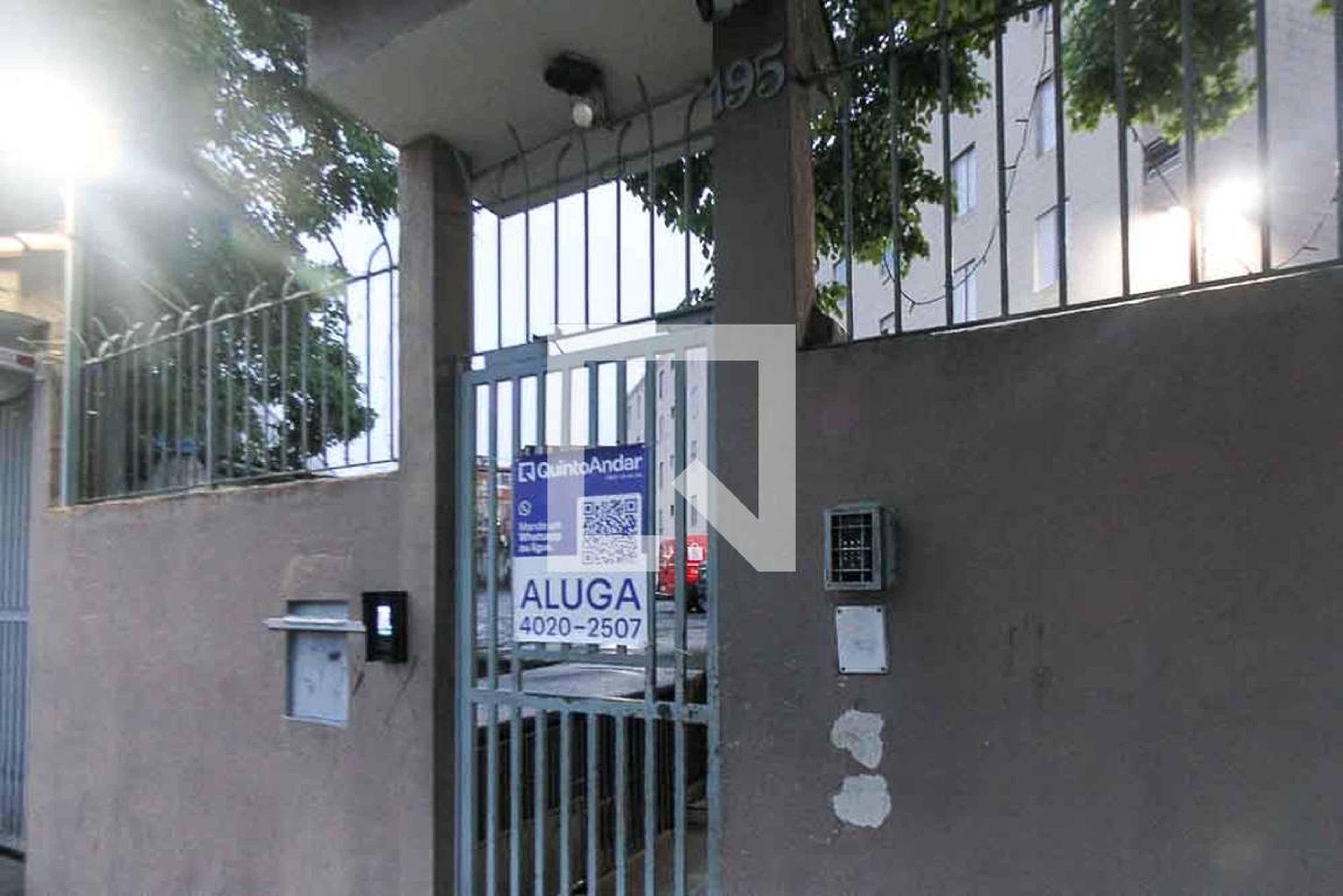 Fachada Condomínio em Rua Adolfo Celi, 95