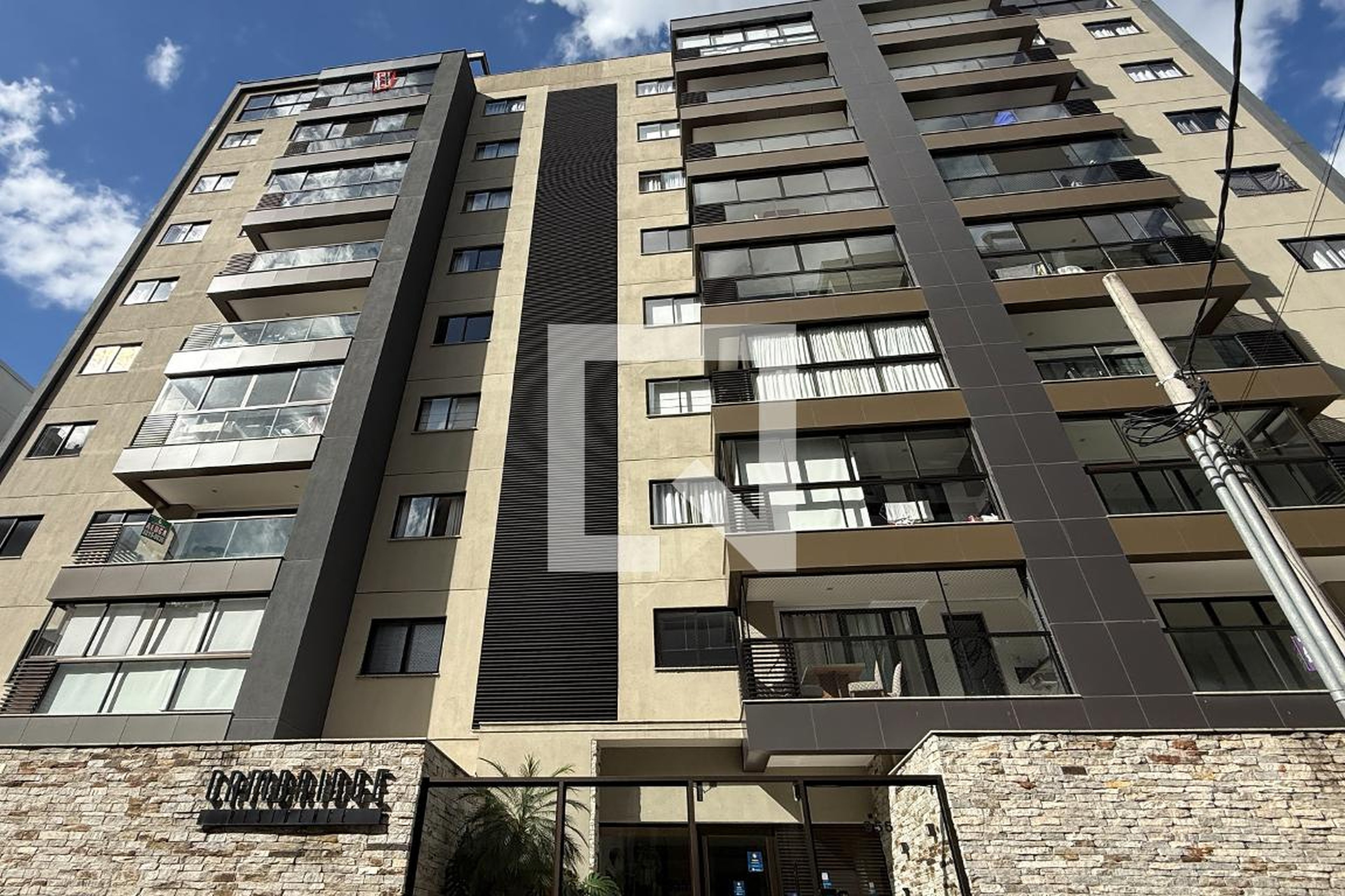 Fachada Condomínio em Rua Francisco Vaz de Magalhães, 955
