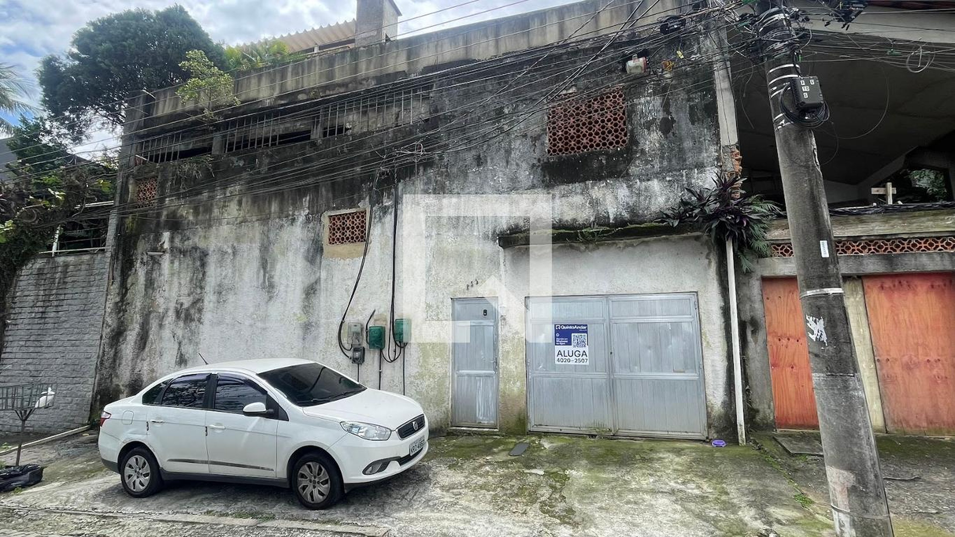 Fachada Condomínio em Rua Pracinha Cesário Aguiar, 255