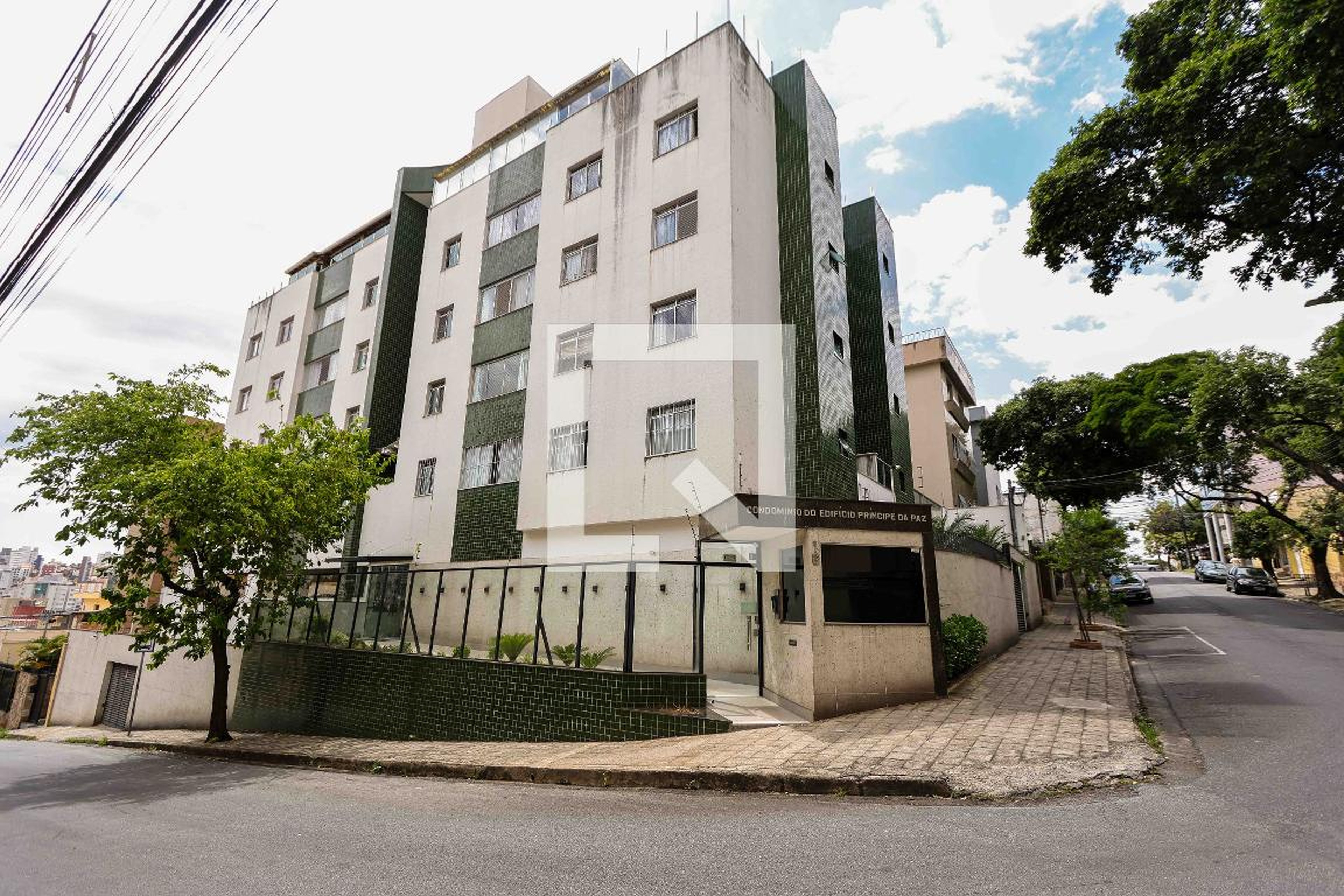 Fachada do Prédio Condomínio em Rua Cambuá, 16