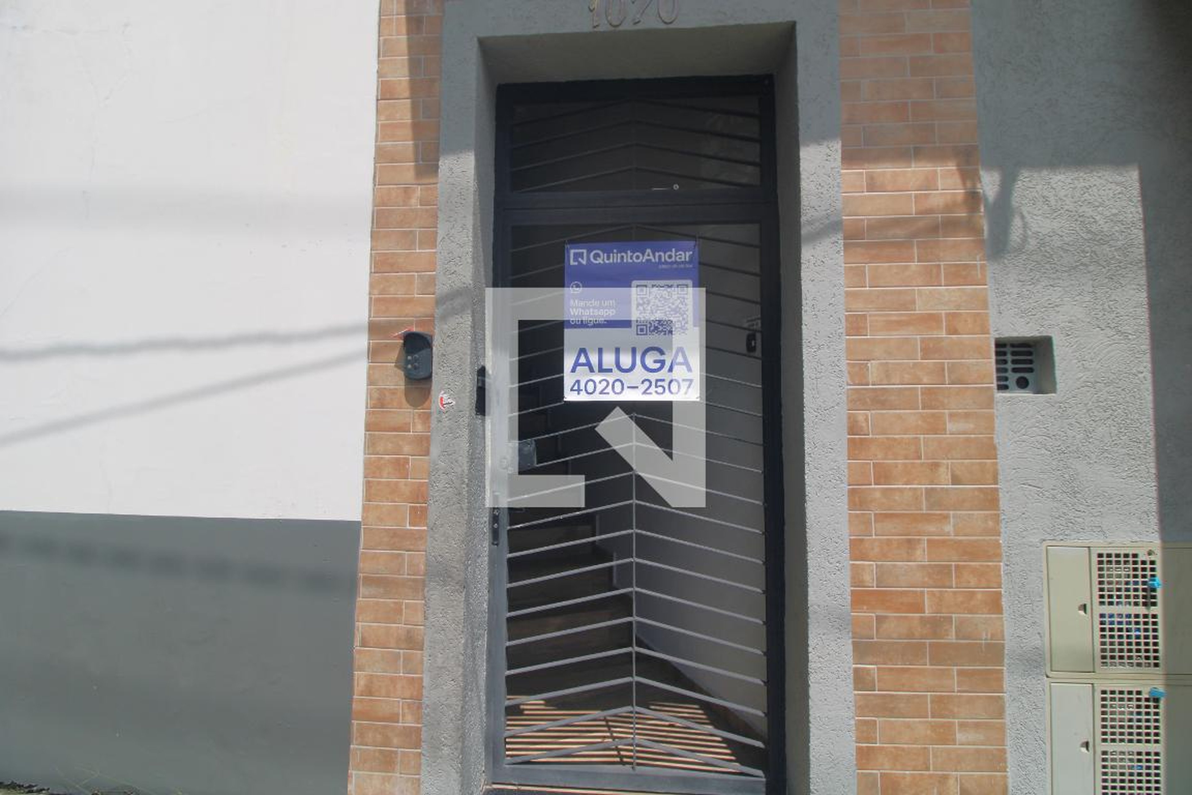 Fachada Condomínio em Avenida Ceci, 1060