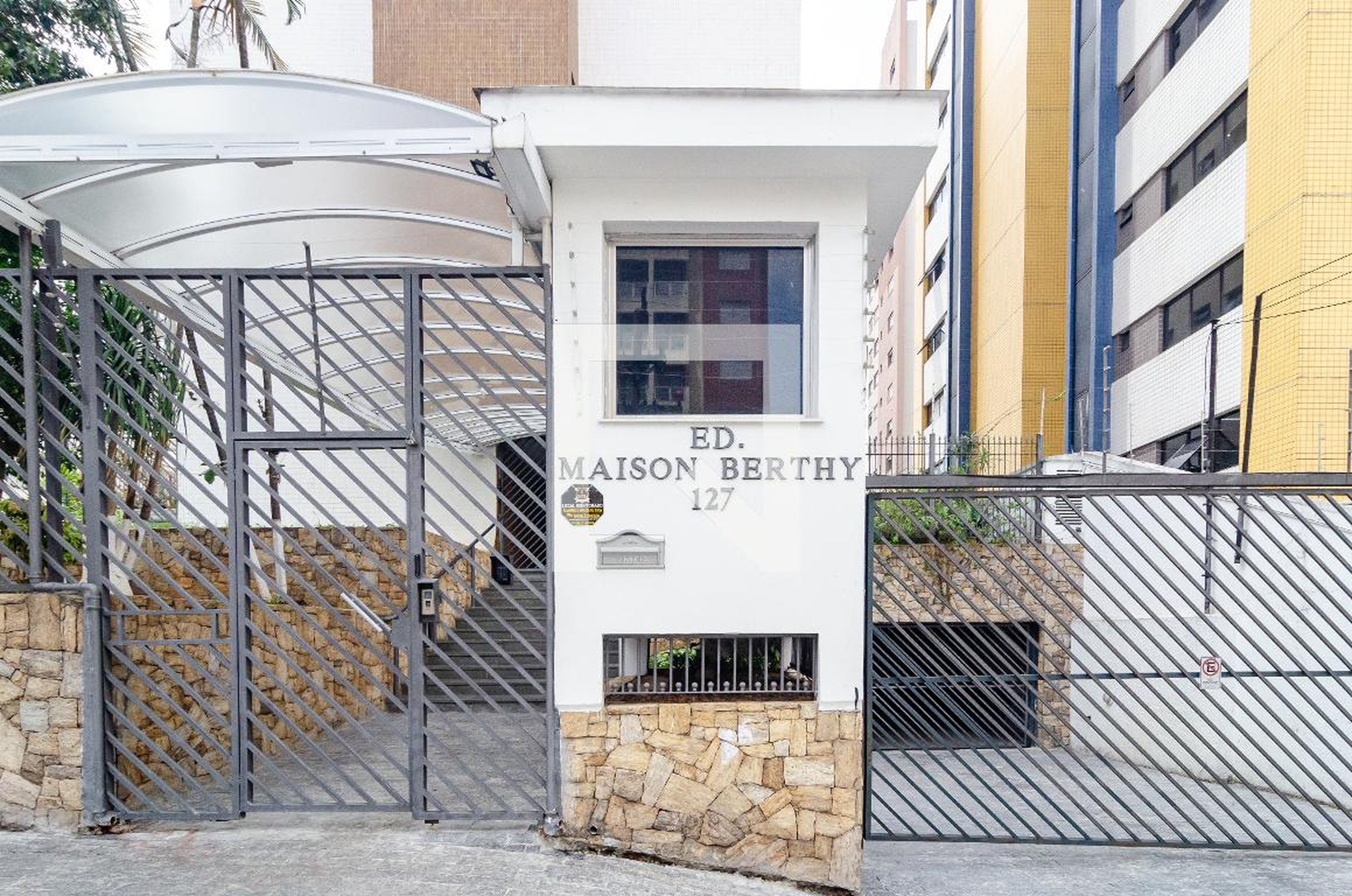 Fachada Condomínio Maison Berthy