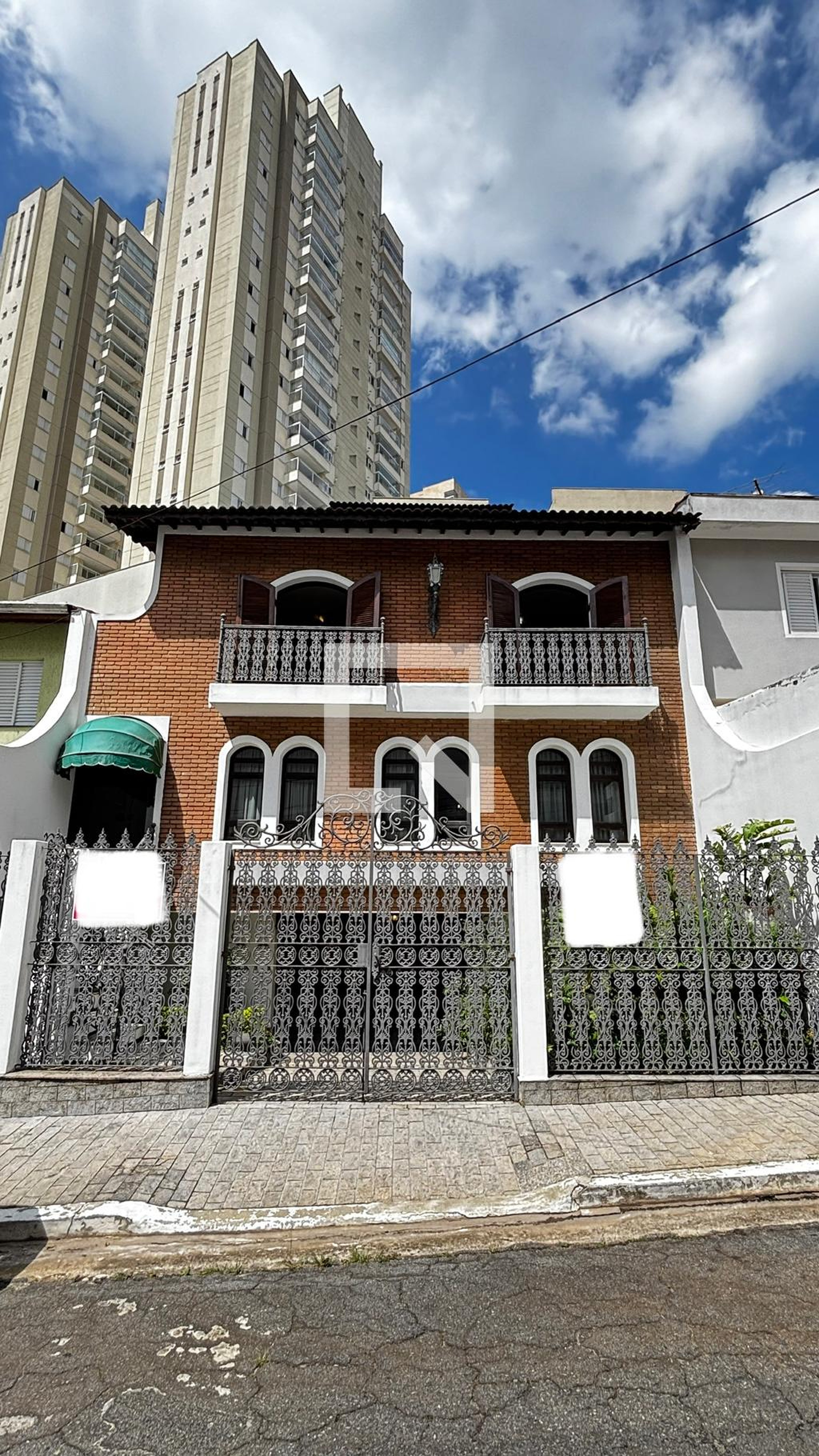 Fachada Condomínio em Rua São Gregório, 46