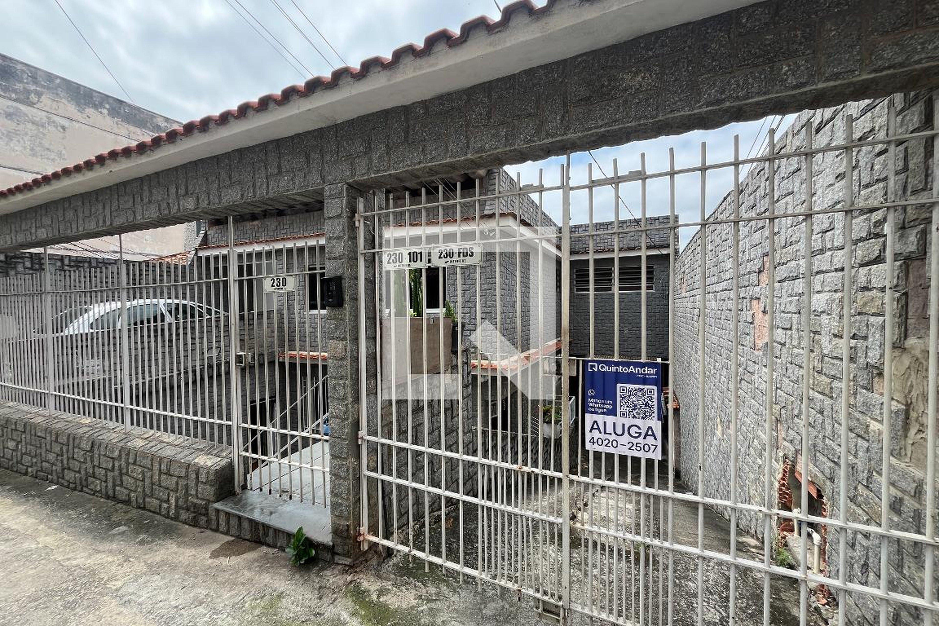 Fachada Condomínio em Rua Orestes Rosólia, 230