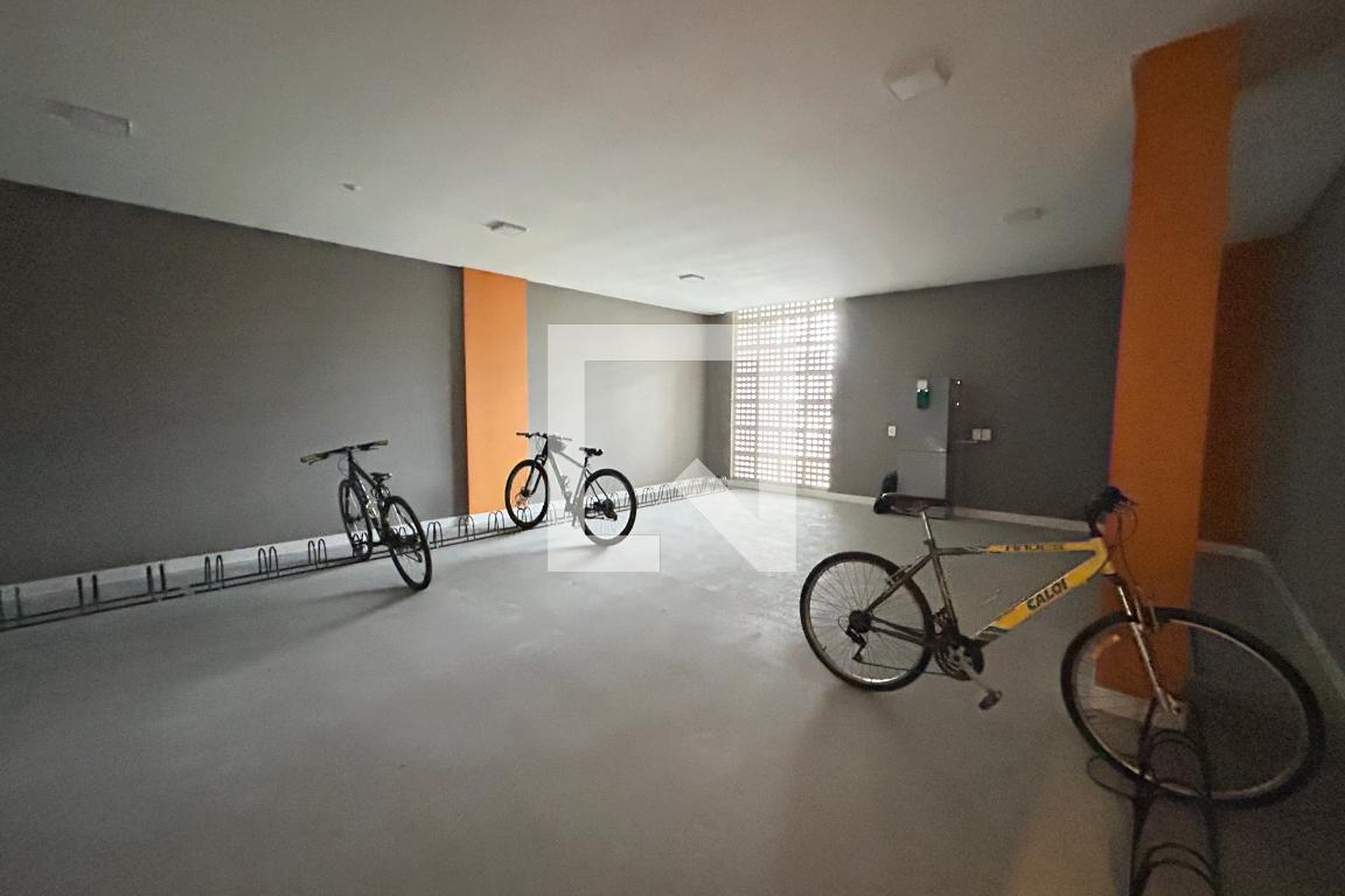 Bicicletario - Lino Tomaz Peres