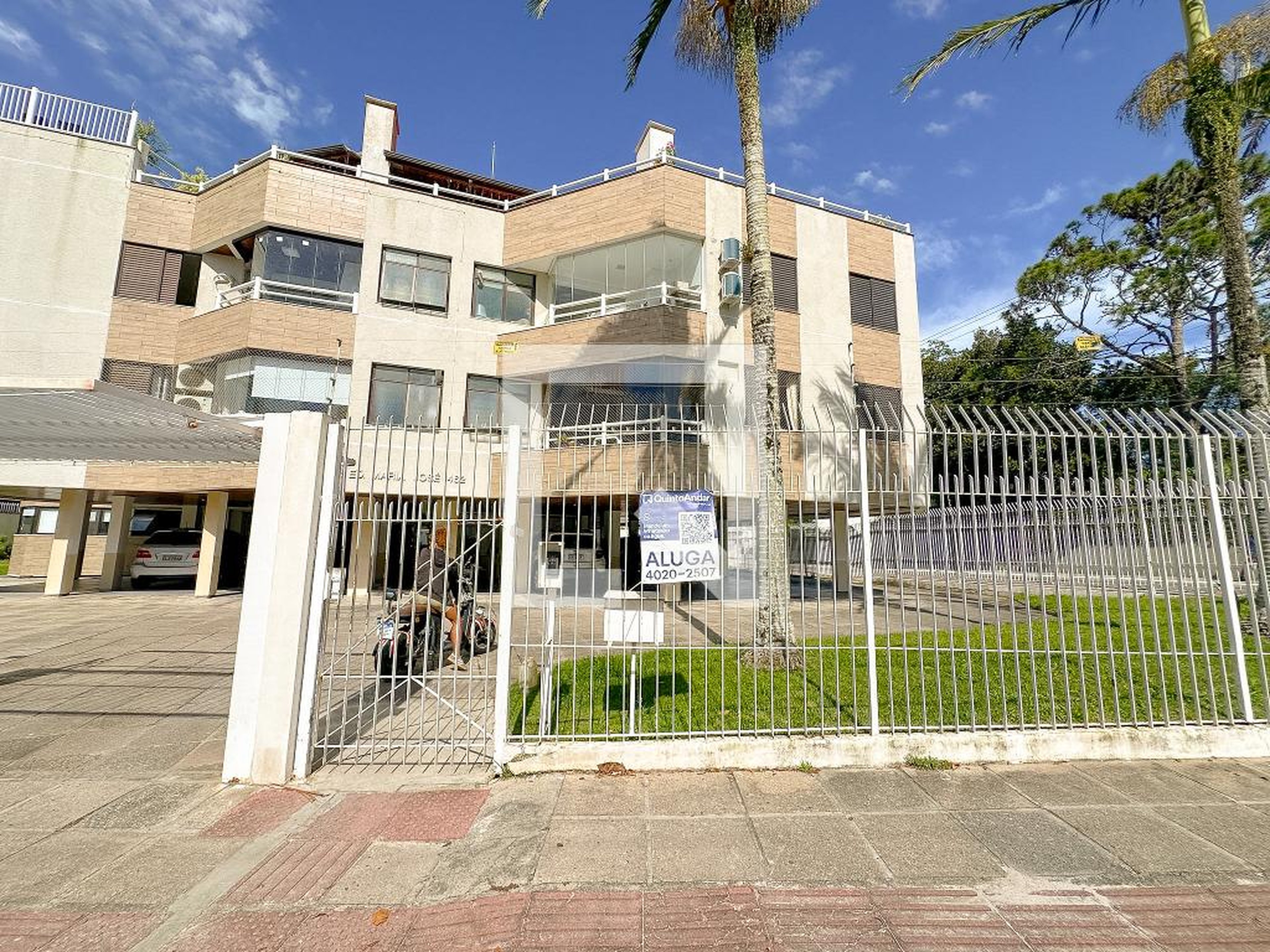 Fachada Condomínio em Rua Acary Margarida, 462