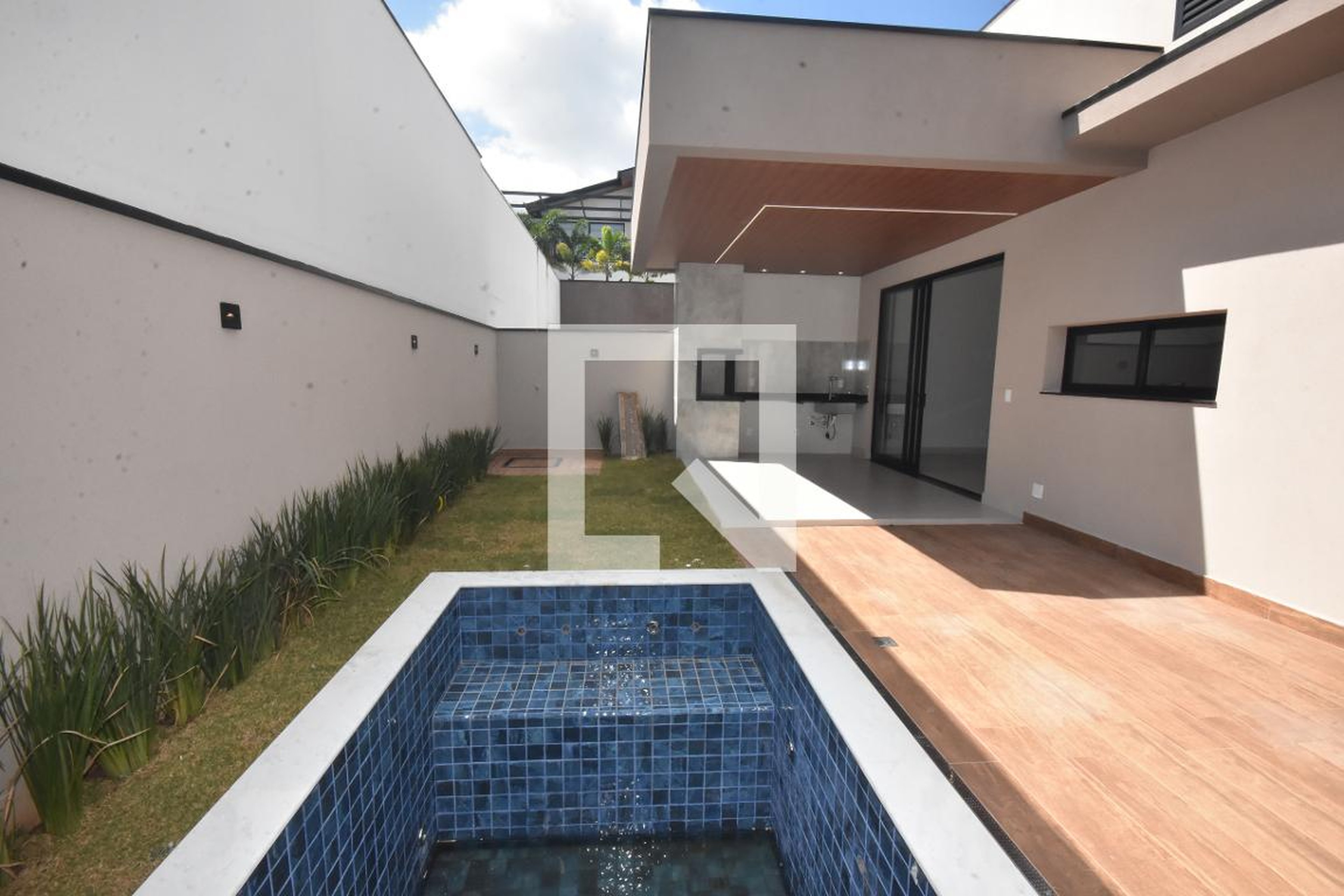 Piscina Condomínio em Rua Elias José Cavalcanti, 52
