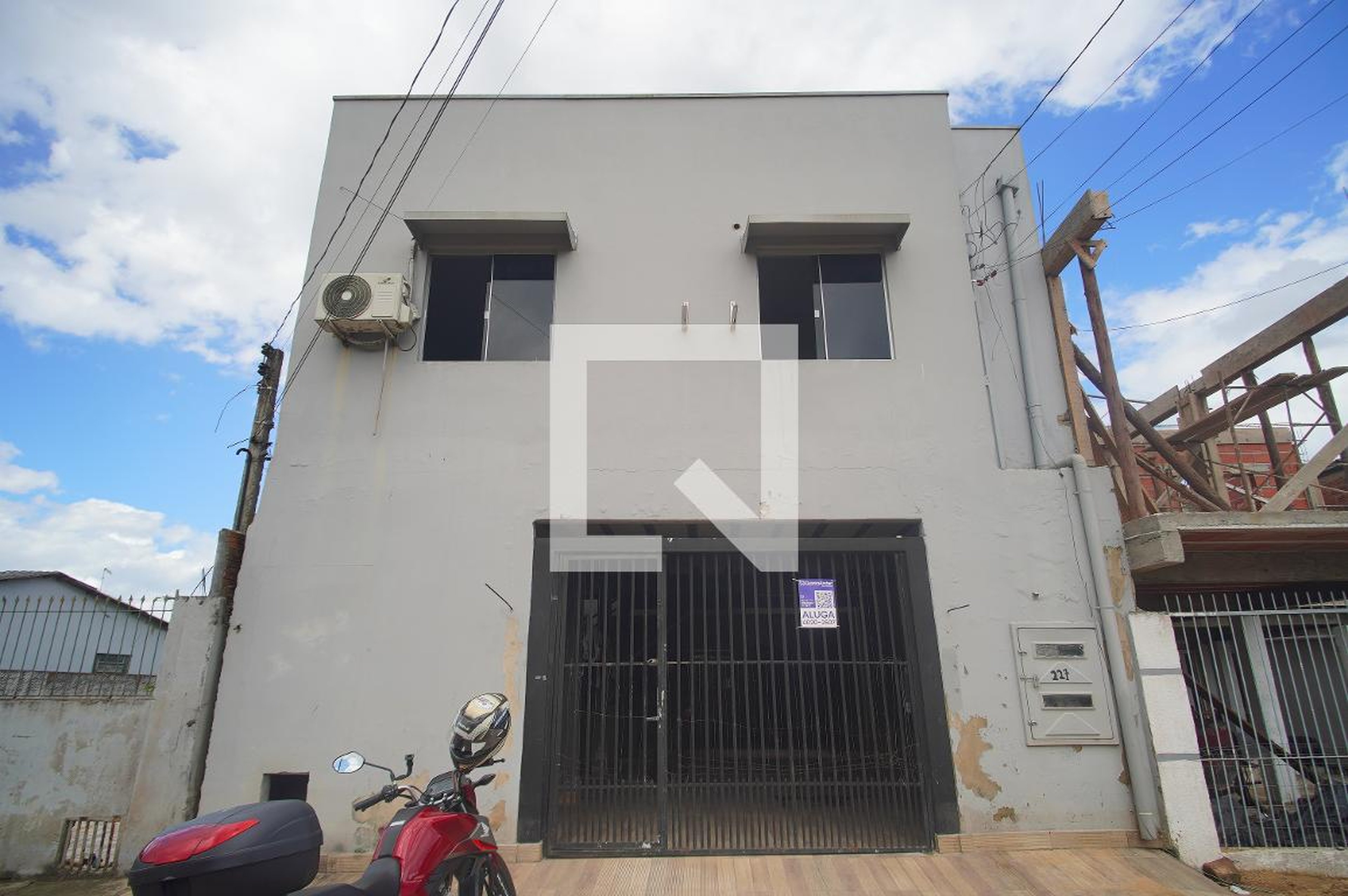 Fachada Condomínio em Rua Taváres, 227