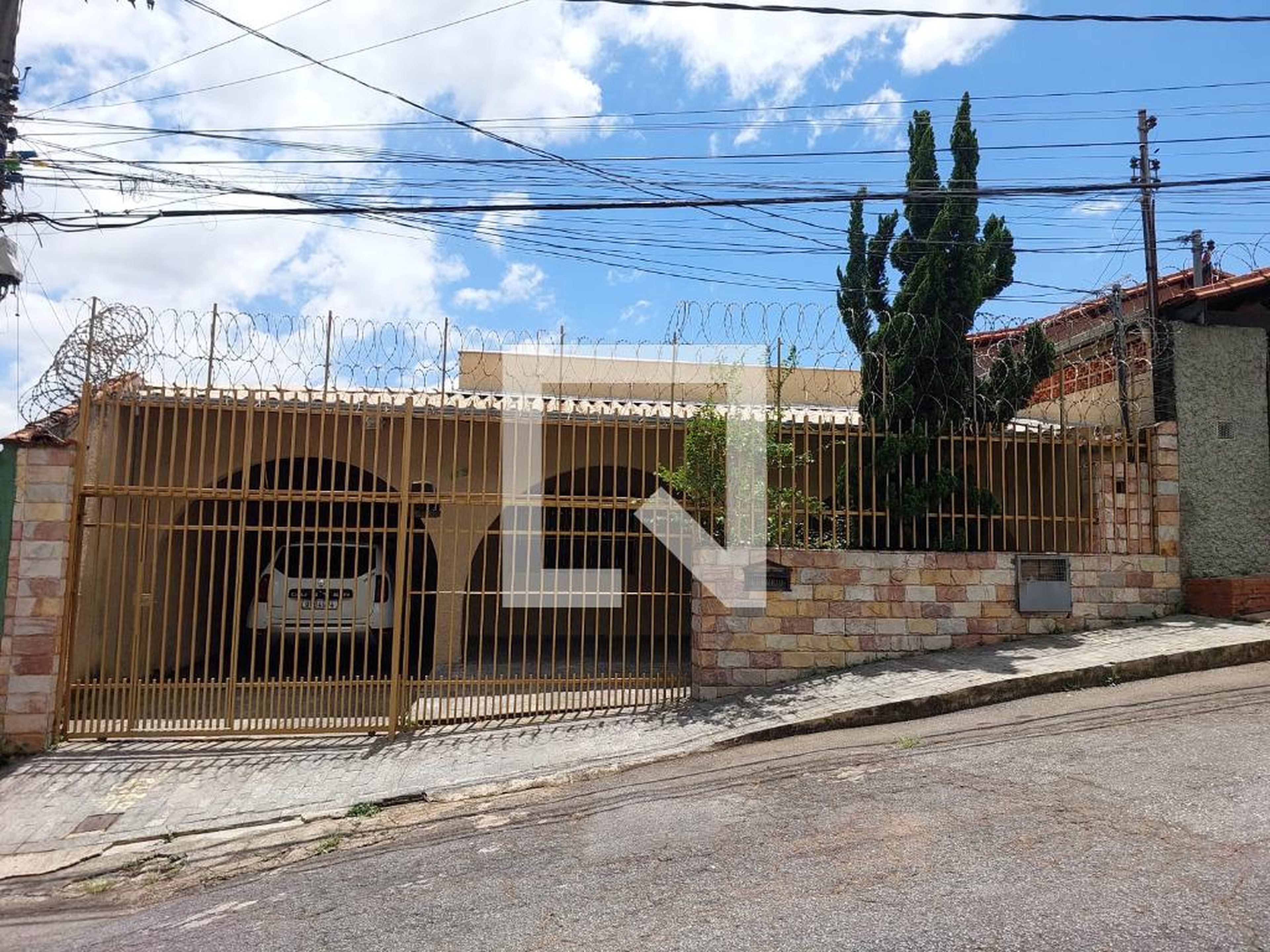 fachada Condomínio em Rua dos Corretores, 113