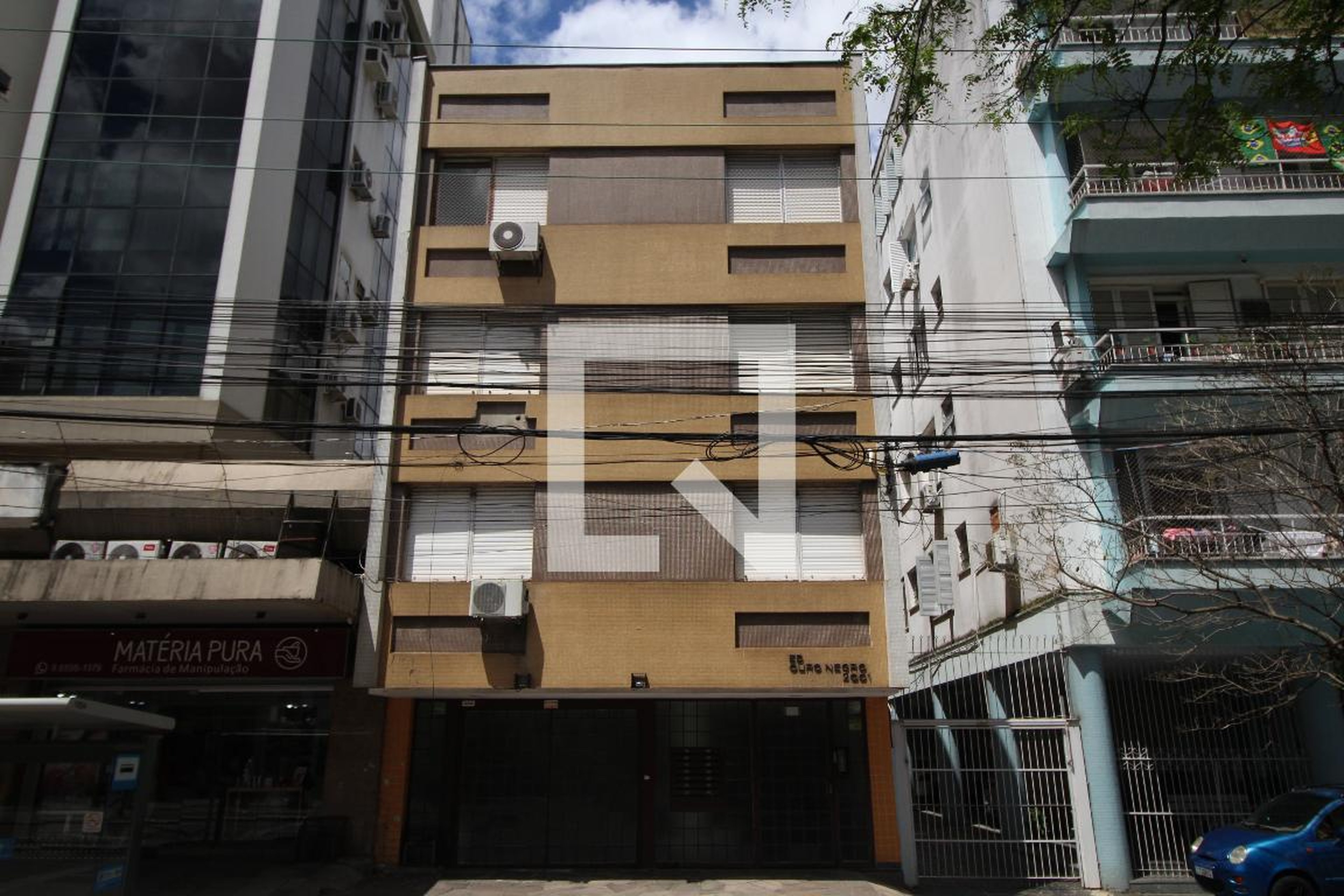 Fachada Condomínio em Avenida Cristóvão Colombo, 2001