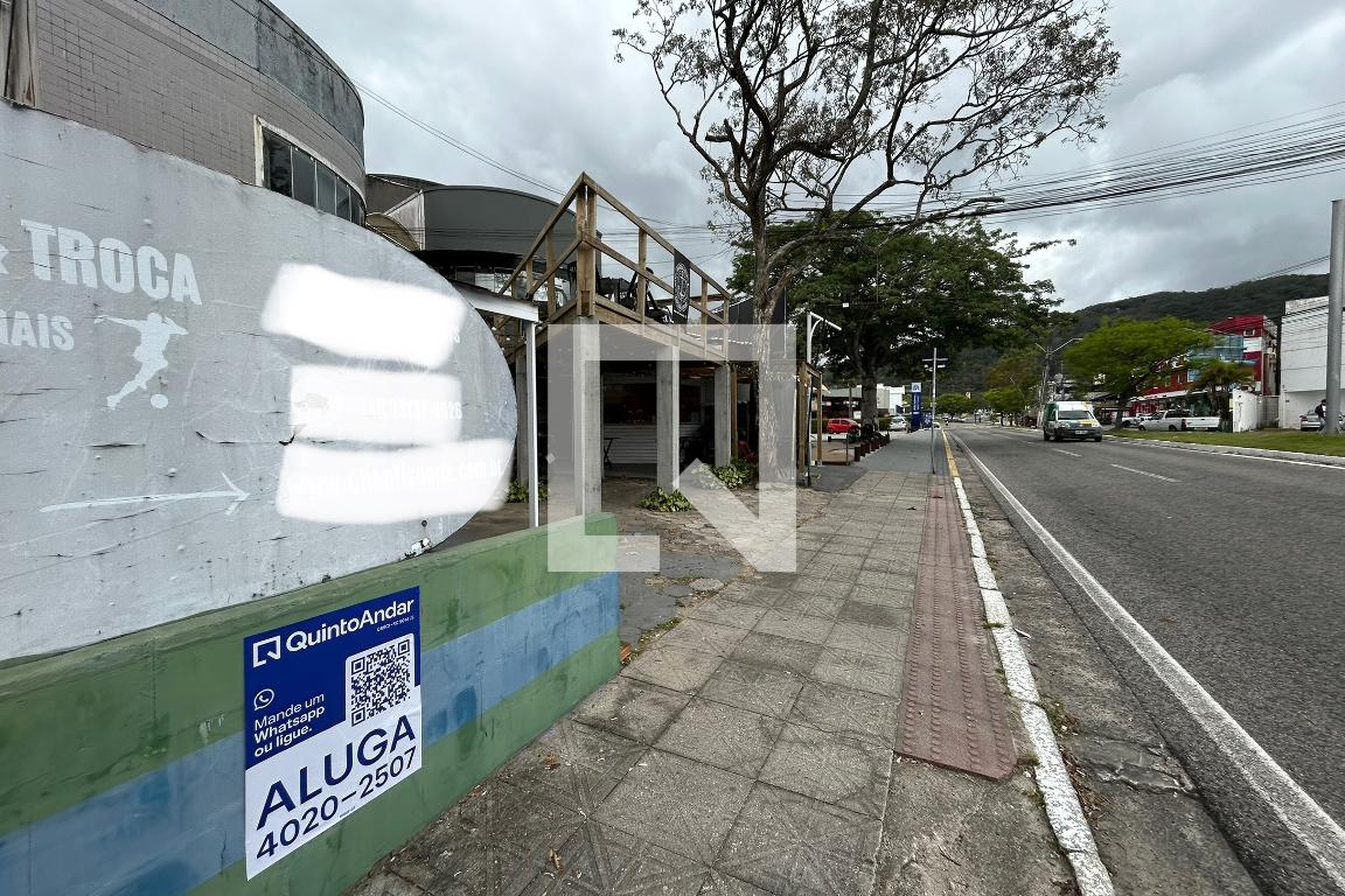 Fachada Condomínio em Avenida Afonso Delambert Neto, 540