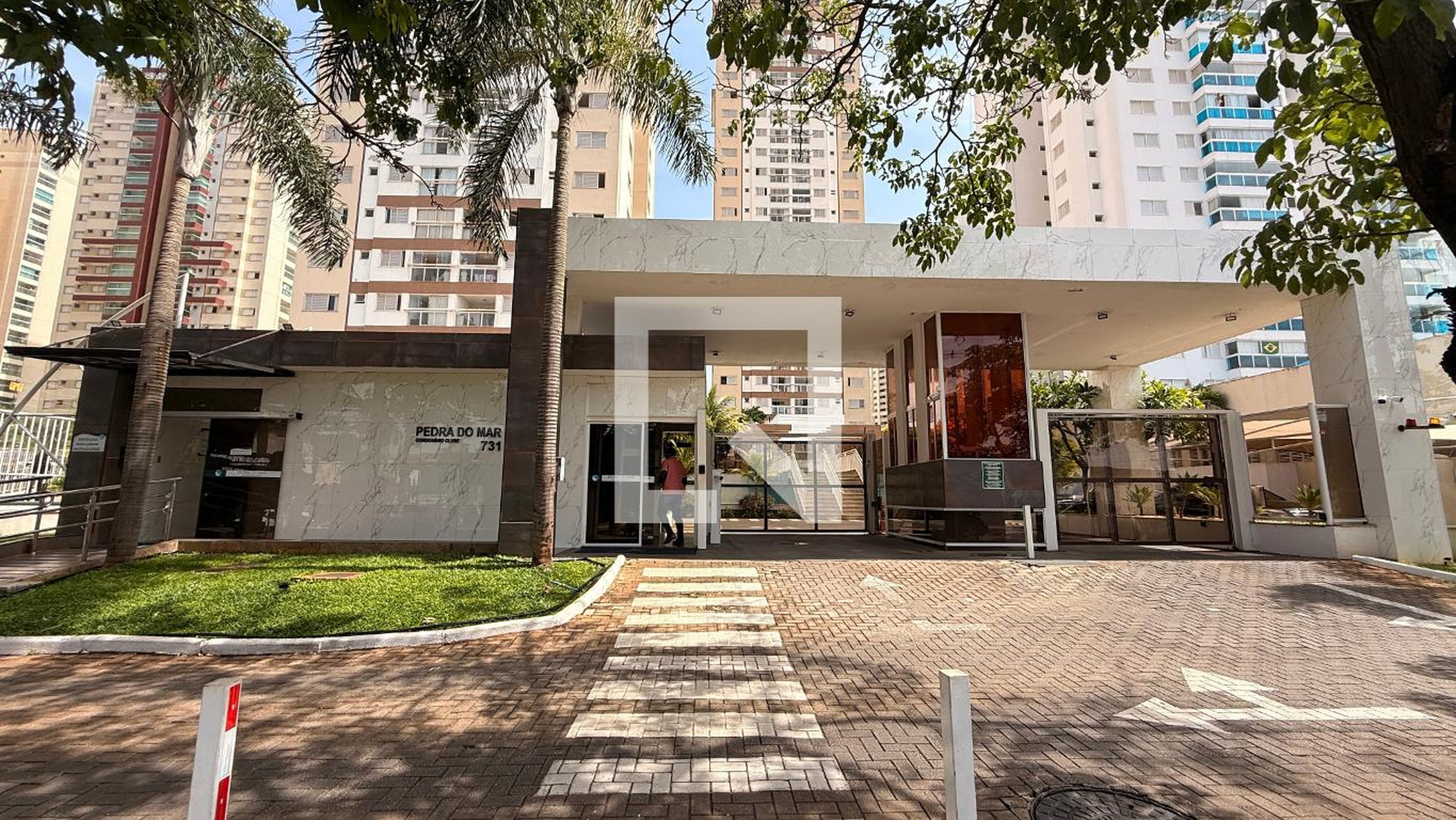 Fachada do Prédio Condomínio em Avenida Circular, 2
