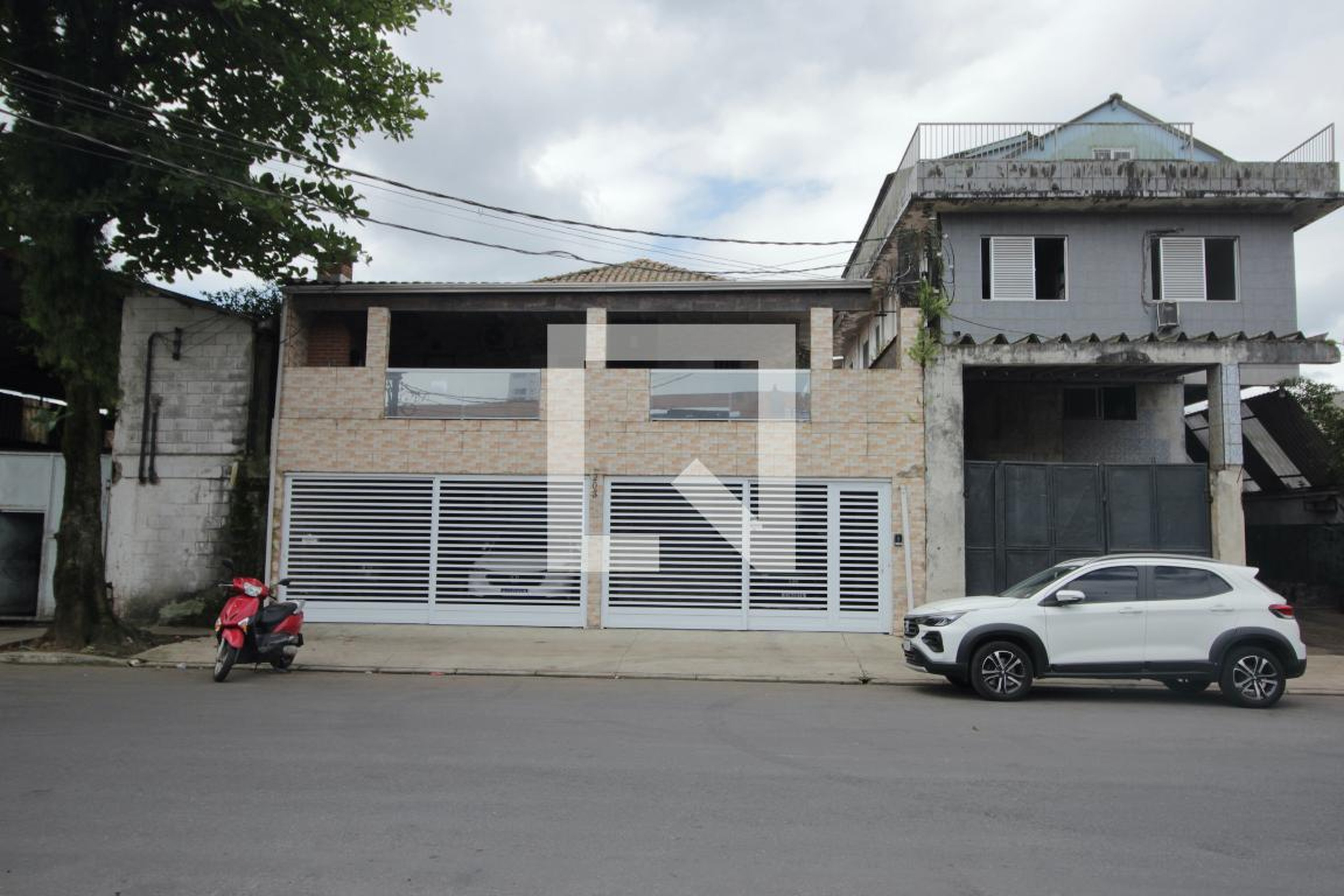 Fachada Condomínio em Rua Doutor Bernardo Browne, 203