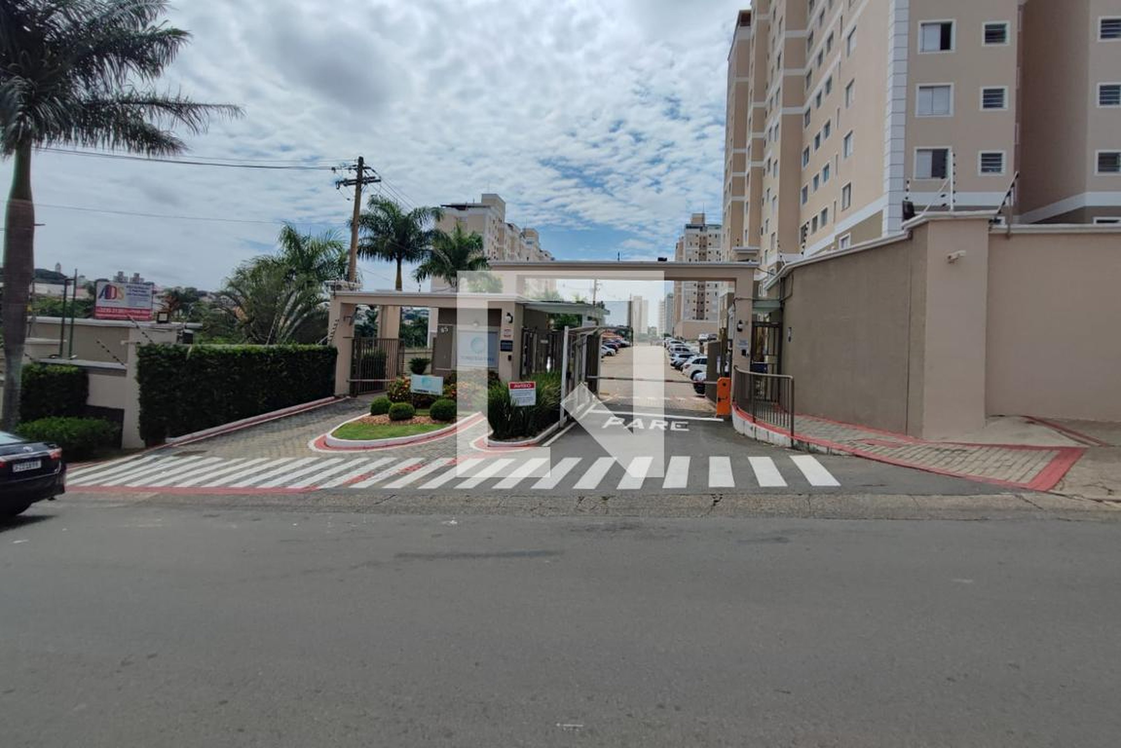 Fachada do Condomínio Condomínio Turquesa Ville