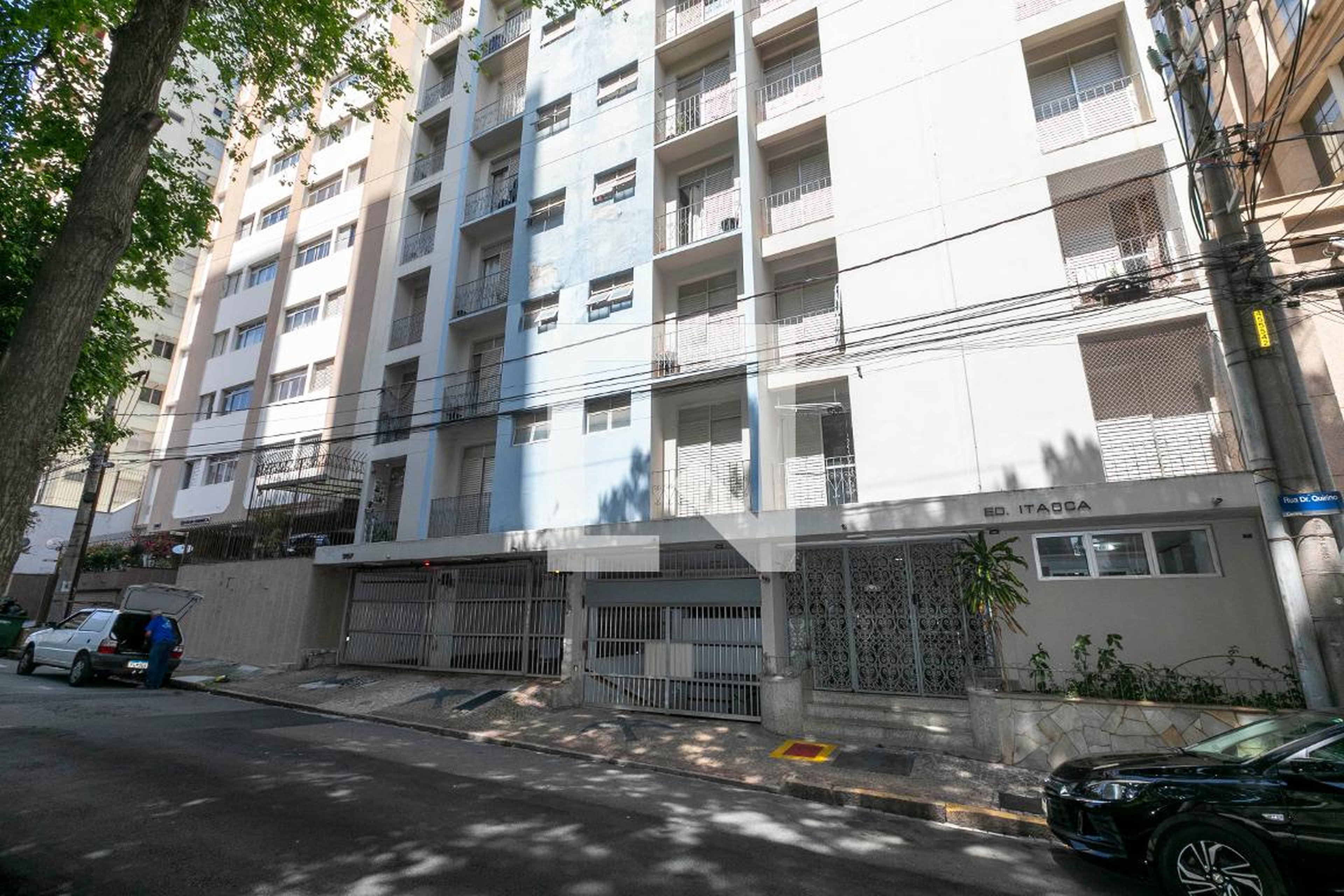 FACHADA DO PRÉDIO Condomínio em Rua Doutor Quirino, 357