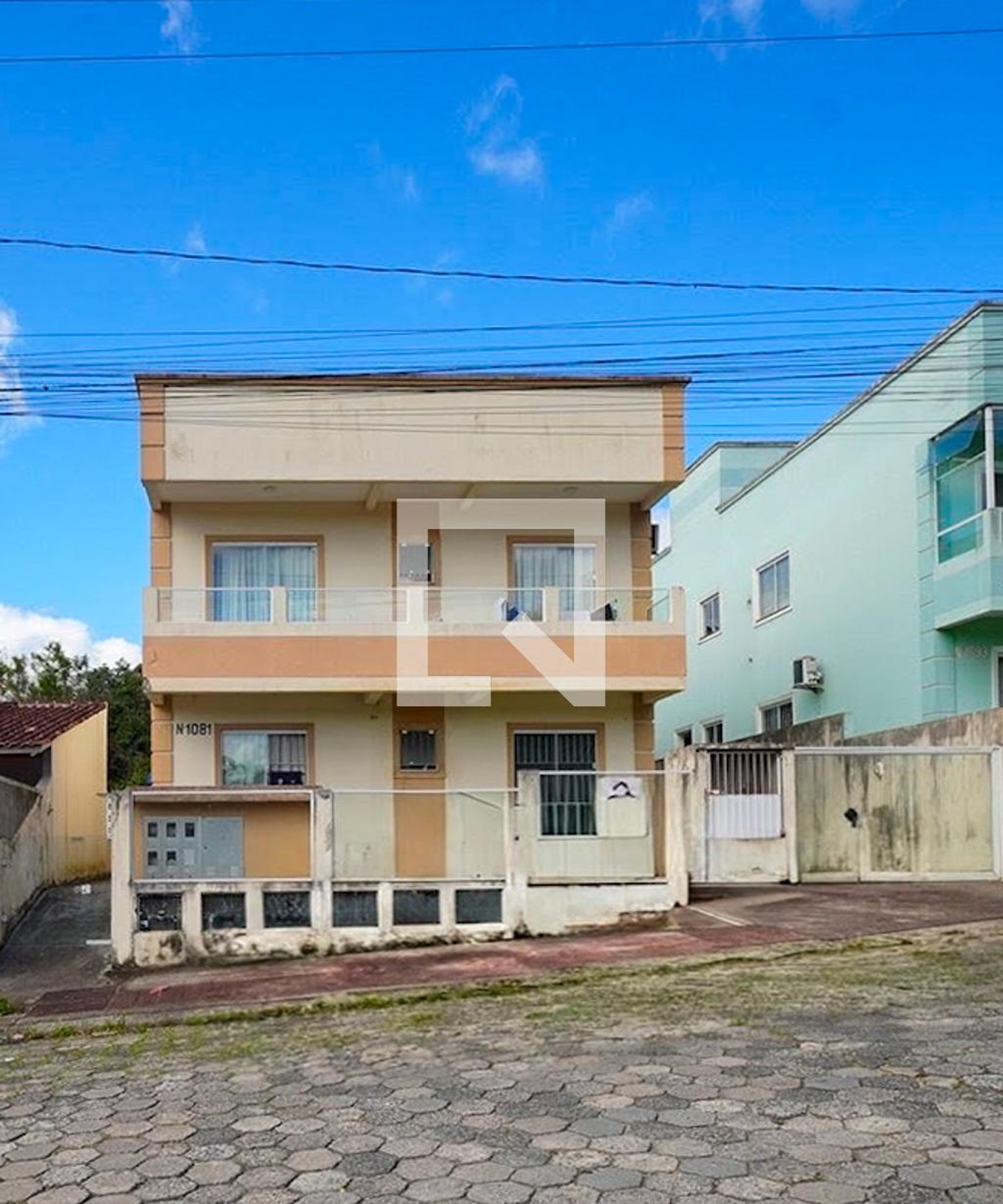 Fachada Condomínio em Avenida Valdemar Schmidt, 1081