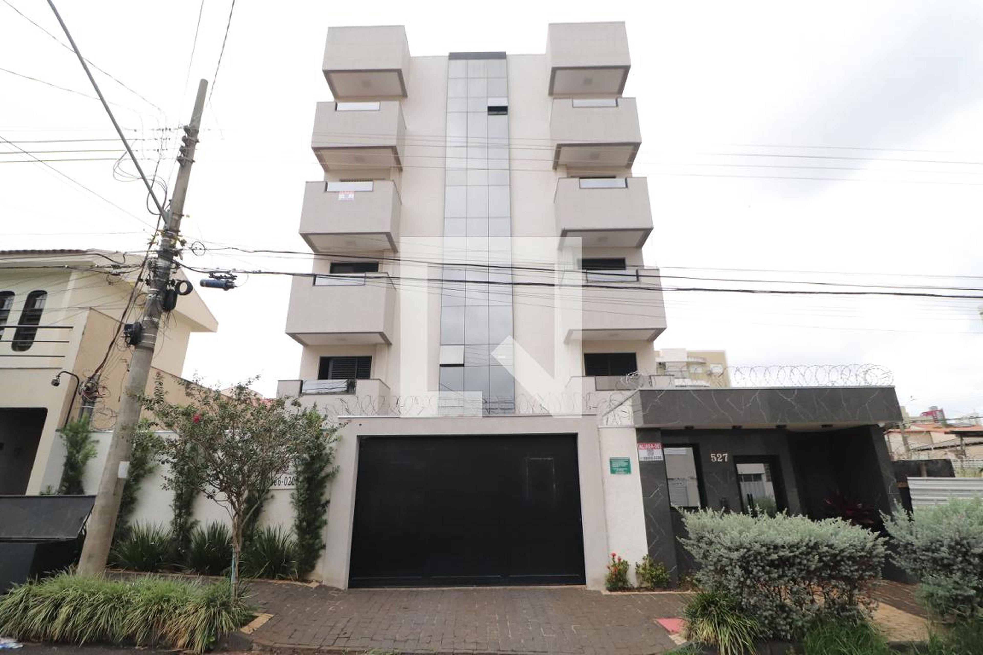 Fachada Condomínio em Rua Lambari, 527
