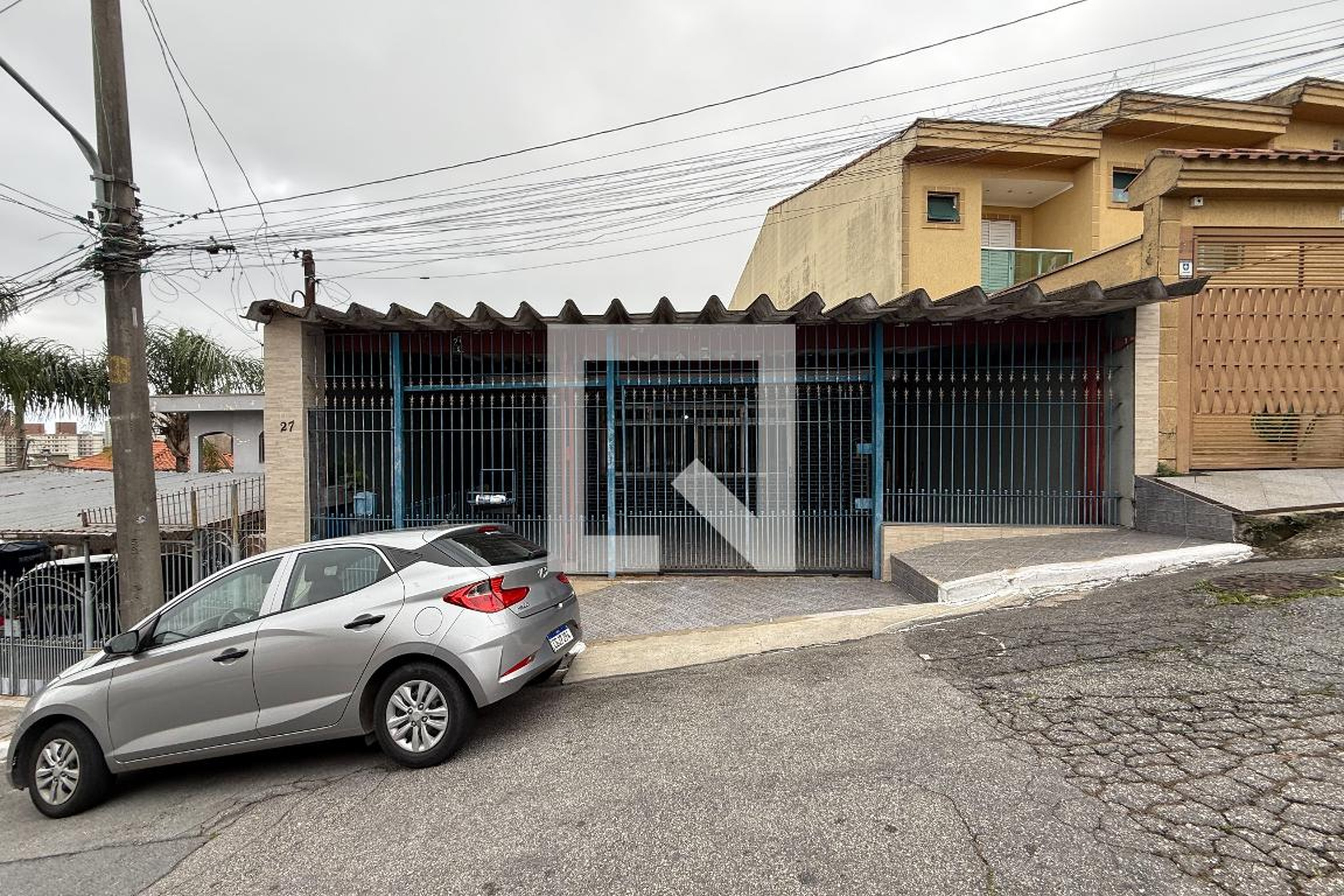 Fachada Condomínio em Rua Jayme Von Rosenburg, 27