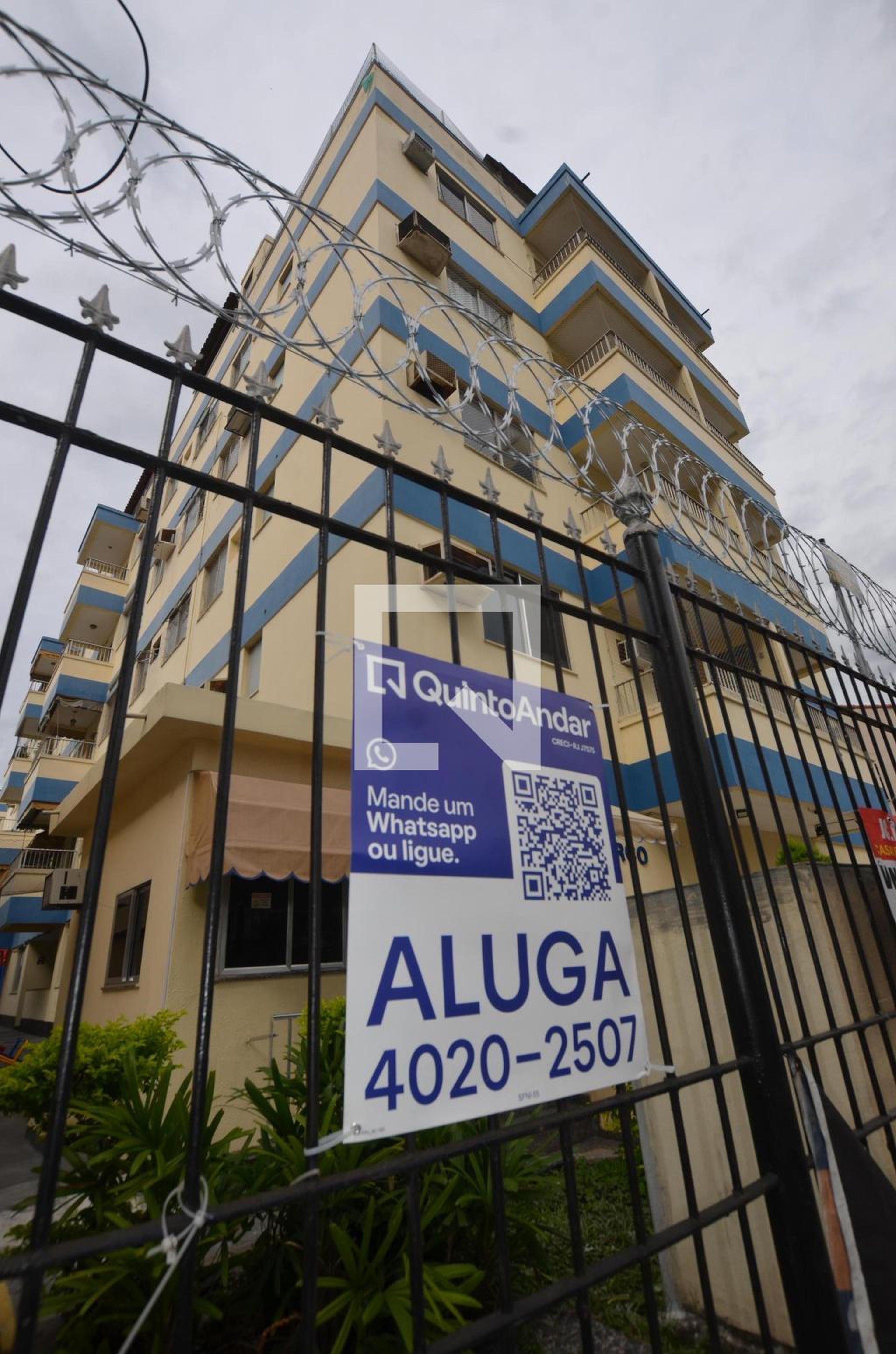 Fachada Condomínio em Rua Capitão Machado, 4