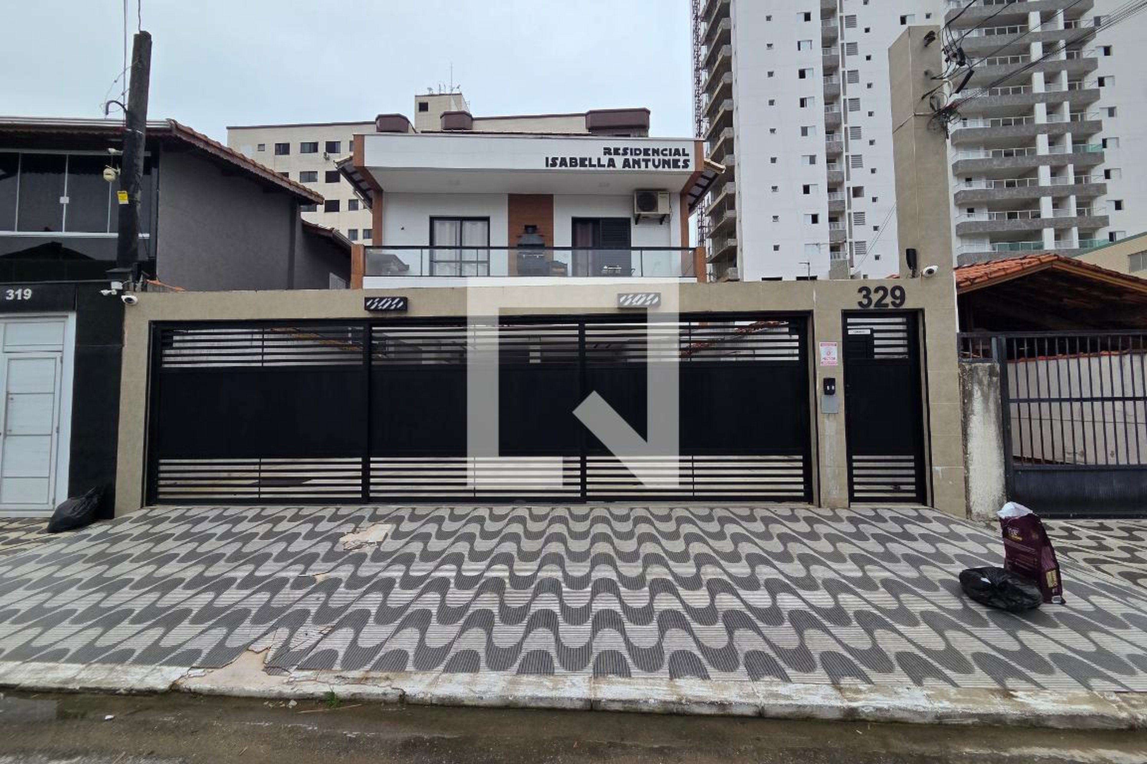 Fachada Condomínio em Rua Américo Vespúcio, 329